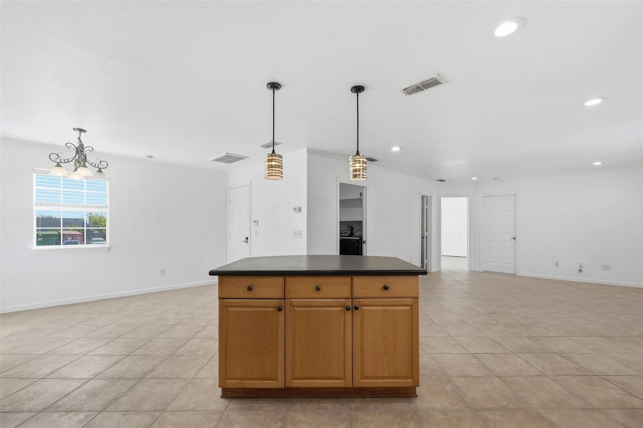 Apartment For Rent in Collin County , 633 Rose Garden Drive 2, Mc Kinney, Texas 75072, 2 Bedroom, 1 Bathroom, Garage spaces, 1,012 Sqft, built in 2007, mls#21363796, Real Estate Agent in Mc Kinney, Homes For Rent in Collin county, Homes For Rent in Mc Kinney, Realtor in Mc Kinney Texas, Real Estate Brokerage Independent Realty Texas, Luminita Cordes Realtor