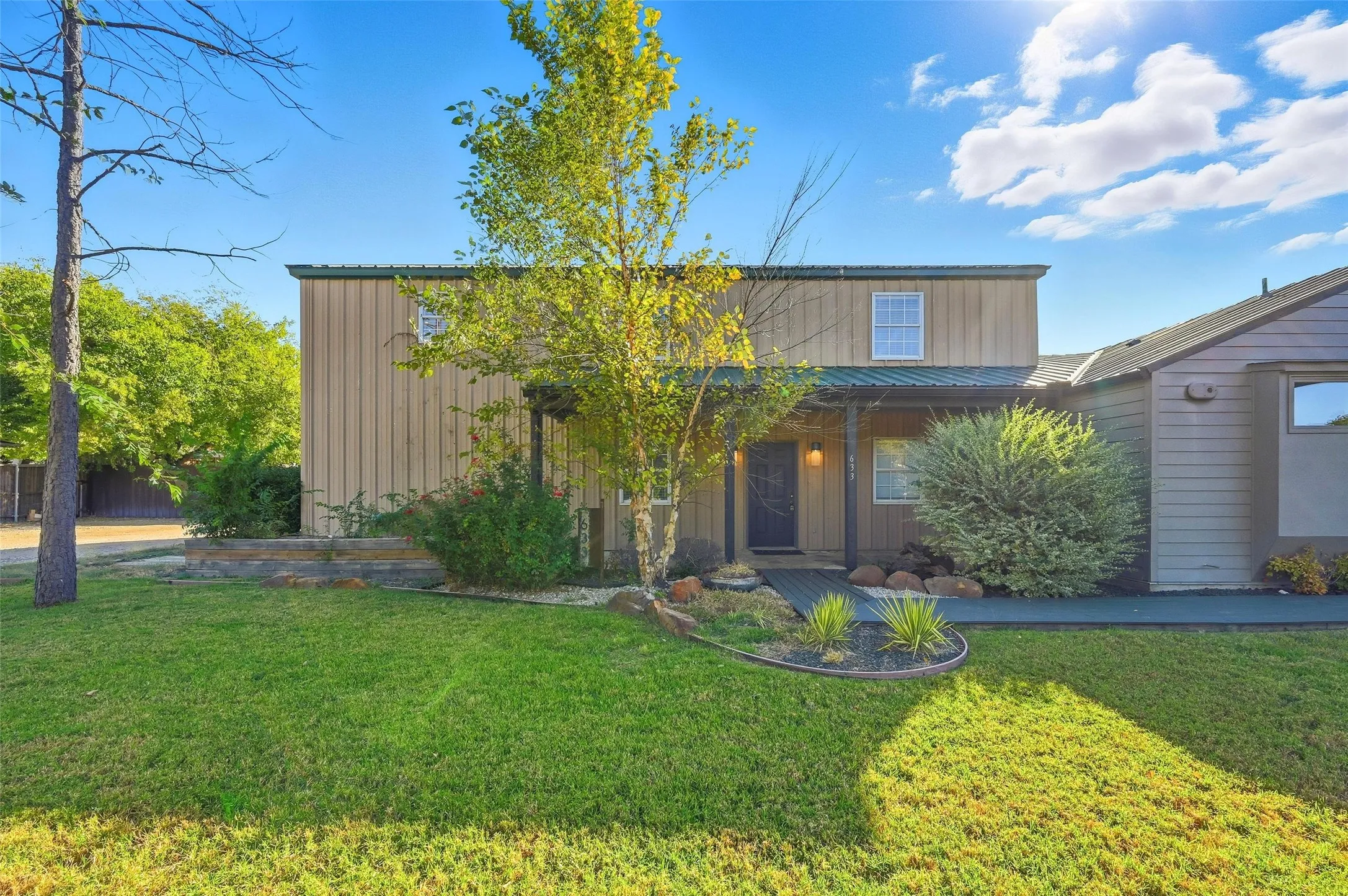 Apartment For Rent in Collin County , 633 Rose Garden Drive 2, Mc Kinney, Texas 75072, 2 Bedroom, 1 Bathroom, Garage spaces, 1,012 Sqft, built in 2007, mls#21363796, Real Estate Agent in Mc Kinney, Homes For Rent in Collin county, Homes For Rent in Mc Kinney, Realtor in Mc Kinney Texas, Real Estate Brokerage Independent Realty Texas, Luminita Cordes Realtor