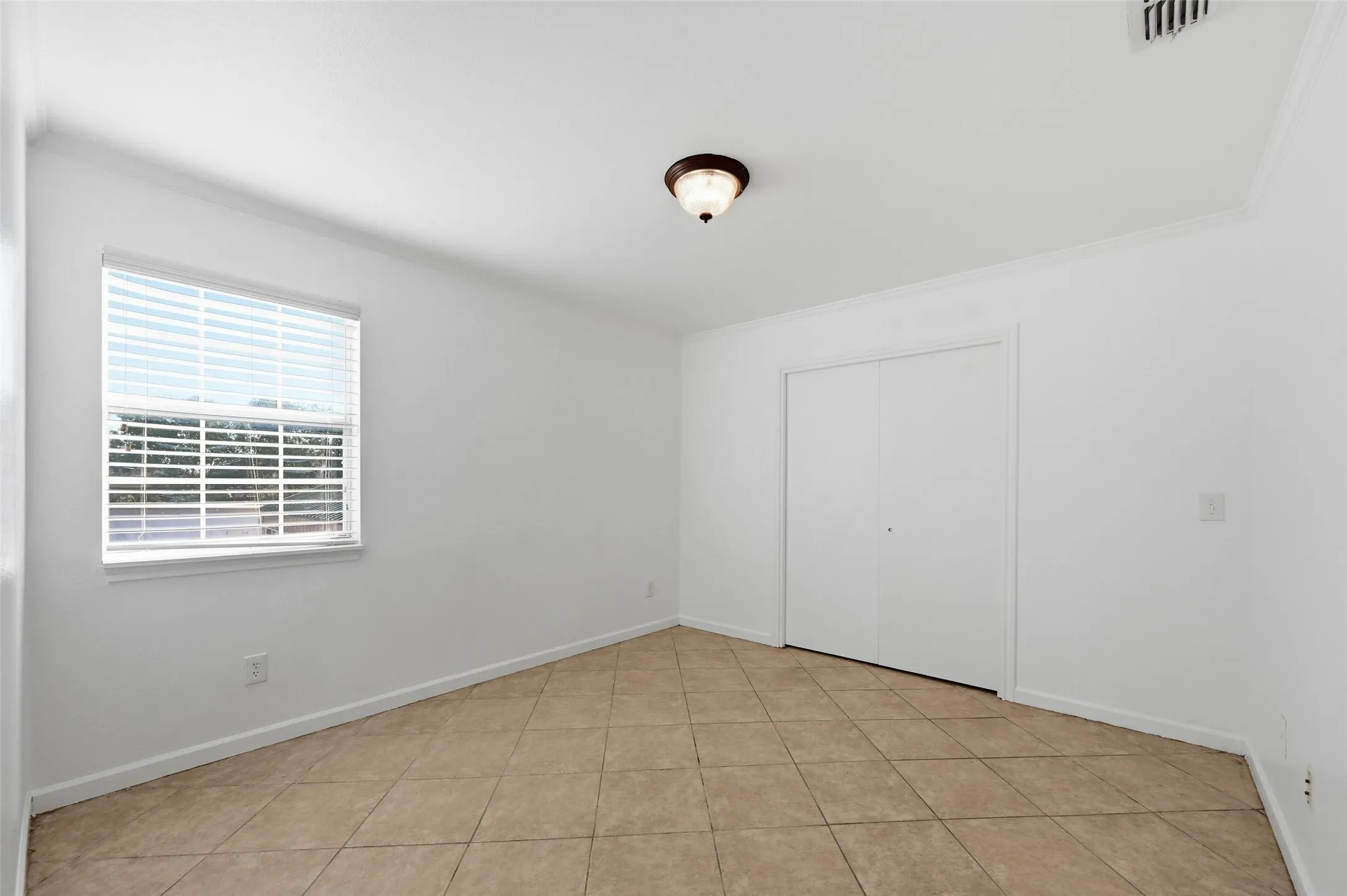 Apartment For Rent in Collin County , 633 Rose Garden Drive 2, Mc Kinney, Texas 75072, 2 Bedroom, 1 Bathroom, Garage spaces, 1,012 Sqft, built in 2007, mls#21363796, Real Estate Agent in Mc Kinney, Homes For Rent in Collin county, Homes For Rent in Mc Kinney, Realtor in Mc Kinney Texas, Real Estate Brokerage Independent Realty Texas, Luminita Cordes Realtor