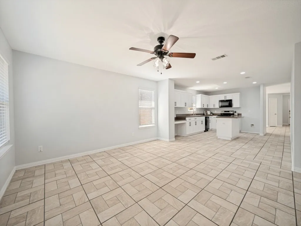 Single Family Residence For Rent in Denton County , 2524 Navasota Drive, Little Elm, Texas 75068, 4 Bedroom, 2 Bathroom, 2 Garage spaces, 2,093 Sqft, built in 2010, mls#21364639, Real Estate Agent in Little Elm, Homes For Rent in Denton county, Homes For Rent in Little Elm, Realtor in Little Elm Texas, Real Estate Brokerage Independent Realty Texas, Luminita Cordes Realtor
