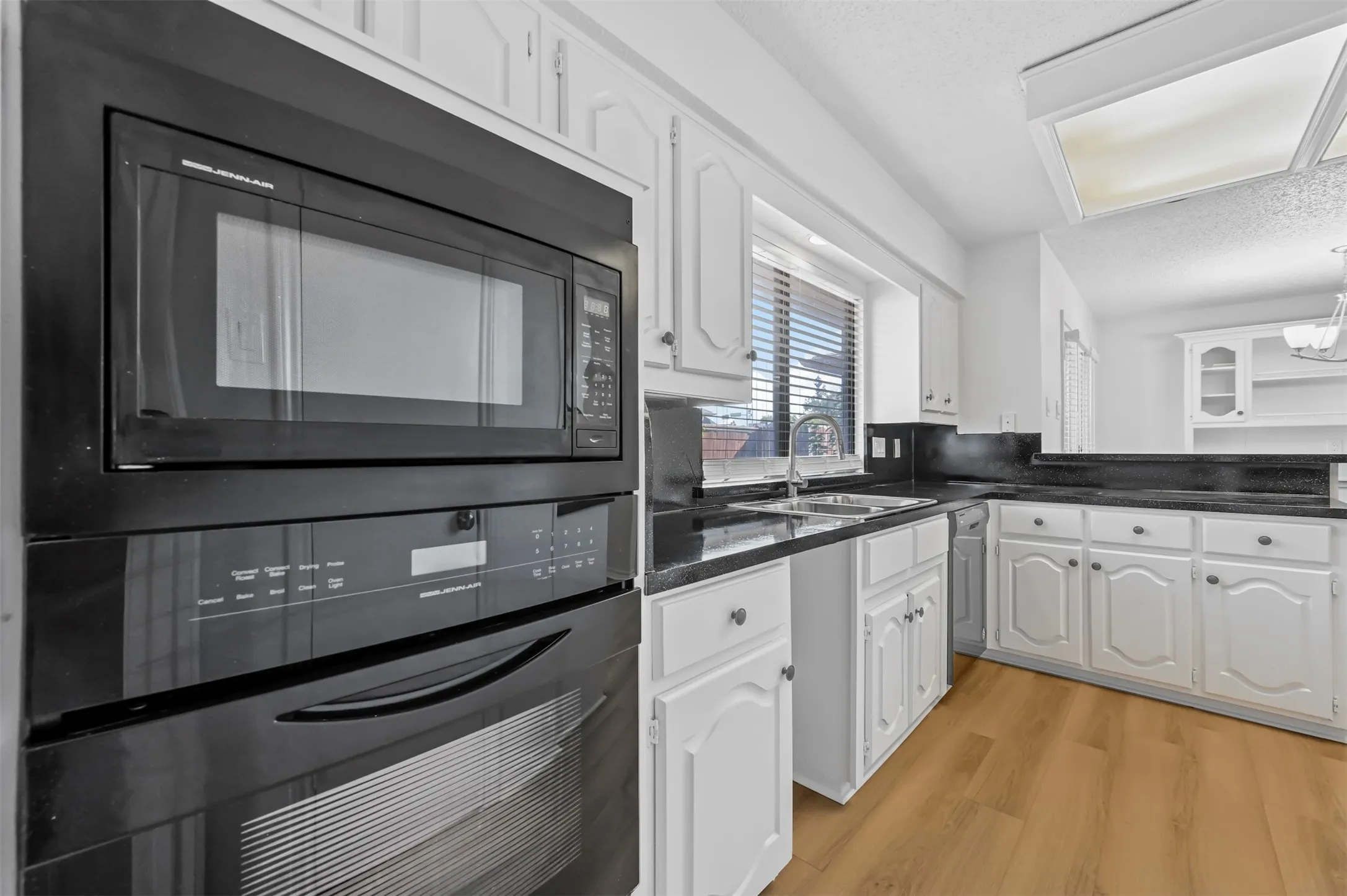 Duplex For Rent in Denton County , 4007 Saint Christopher Lane, Dallas, Texas 75287, 2 Bedroom, 3 Bathroom, 2 Garage spaces, 1,985 Sqft, built in 1984, mls#21364656, Real Estate Agent in Dallas, Homes For Rent in Denton county, Homes For Rent in Dallas, Realtor in Dallas Texas, Real Estate Brokerage Independent Realty Texas, Luminita Cordes Realtor