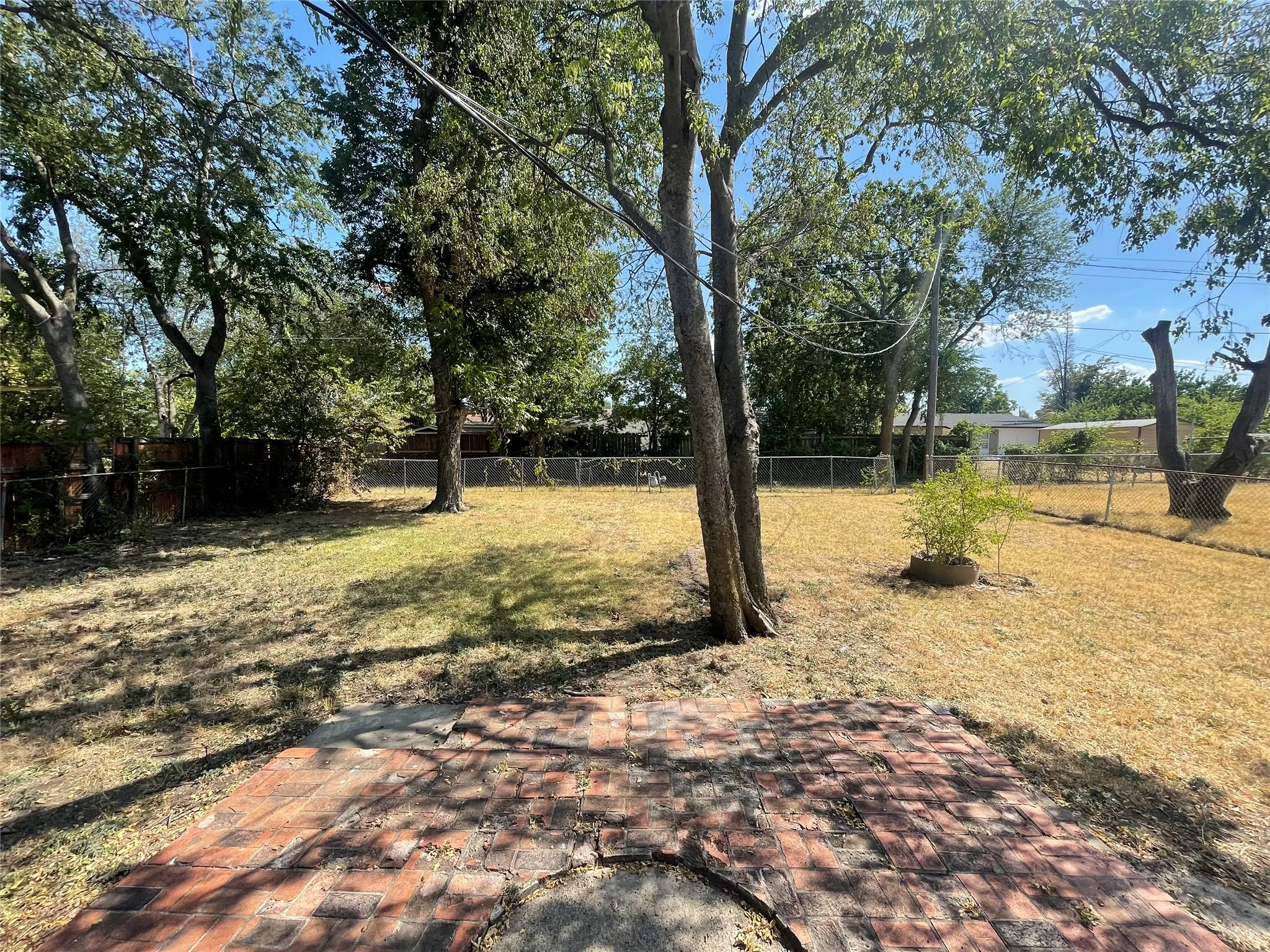 Single Family Residence For Rent in Dallas County , 3602 Norma Drive, Garland, Texas 75042, 3 Bedroom, 2 Bathroom, 1 Garage spaces, 1,200 Sqft, built in 1960, mls#21364662, Real Estate Agent in Garland, Homes For Rent in Dallas county, Homes For Rent in Garland, Realtor in Garland Texas, Real Estate Brokerage Independent Realty Texas, Luminita Cordes Realtor
