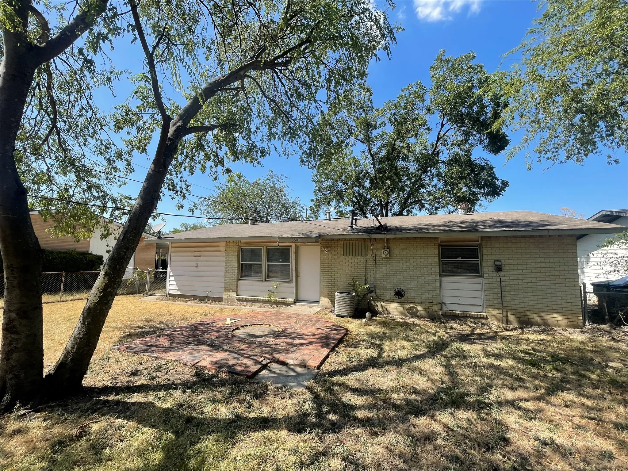 Single Family Residence For Rent in Dallas County , 3602 Norma Drive, Garland, Texas 75042, 3 Bedroom, 2 Bathroom, 1 Garage spaces, 1,200 Sqft, built in 1960, mls#21364662, Real Estate Agent in Garland, Homes For Rent in Dallas county, Homes For Rent in Garland, Realtor in Garland Texas, Real Estate Brokerage Independent Realty Texas, Luminita Cordes Realtor