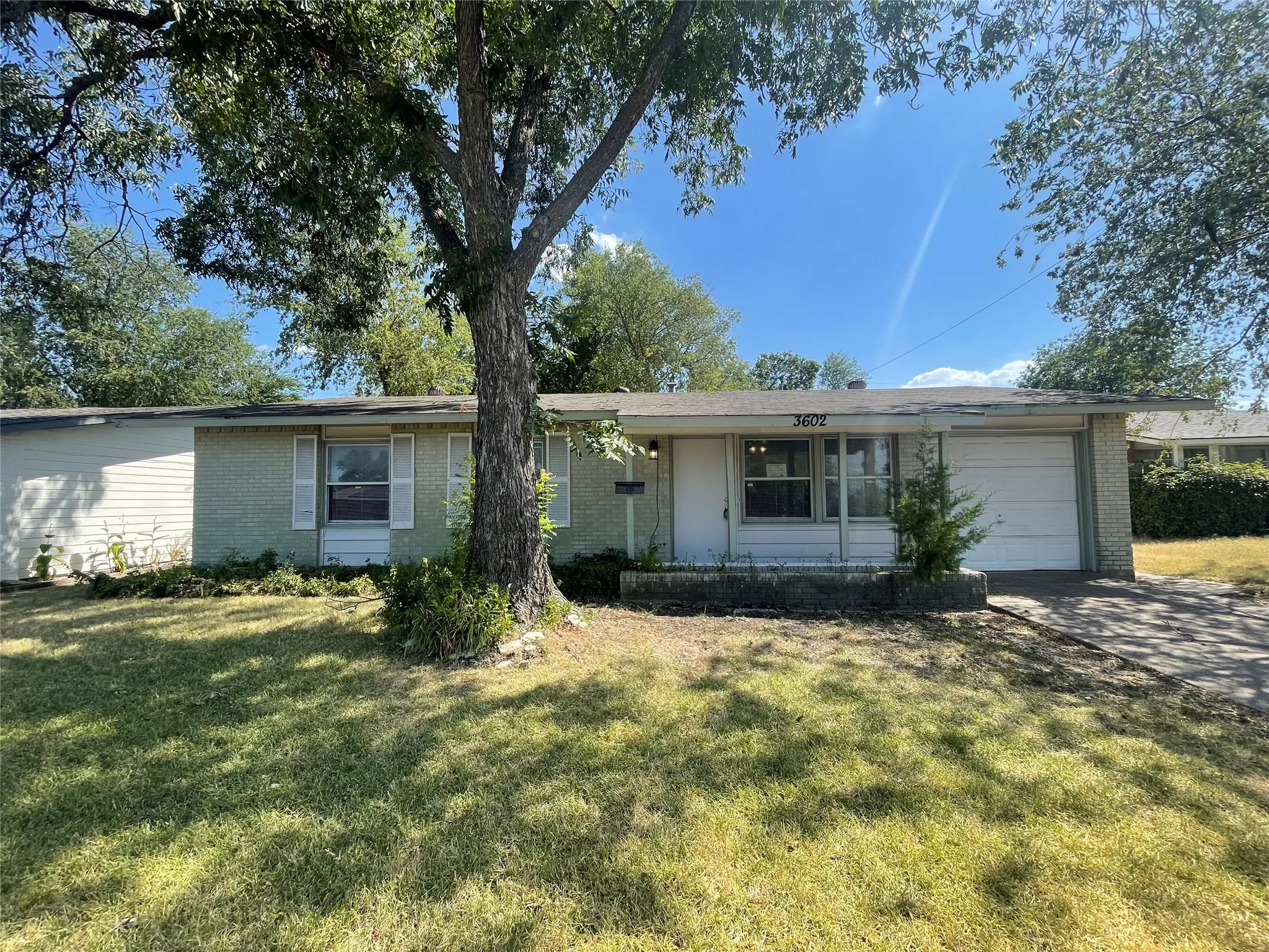 Single Family Residence For Rent in Dallas County , 3602 Norma Drive, Garland, Texas 75042, 3 Bedroom, 2 Bathroom, 1 Garage spaces, 1,200 Sqft, built in 1960, mls#21364662, Real Estate Agent in Garland, Homes For Rent in Dallas county, Homes For Rent in Garland, Realtor in Garland Texas, Real Estate Brokerage Independent Realty Texas, Luminita Cordes Realtor
