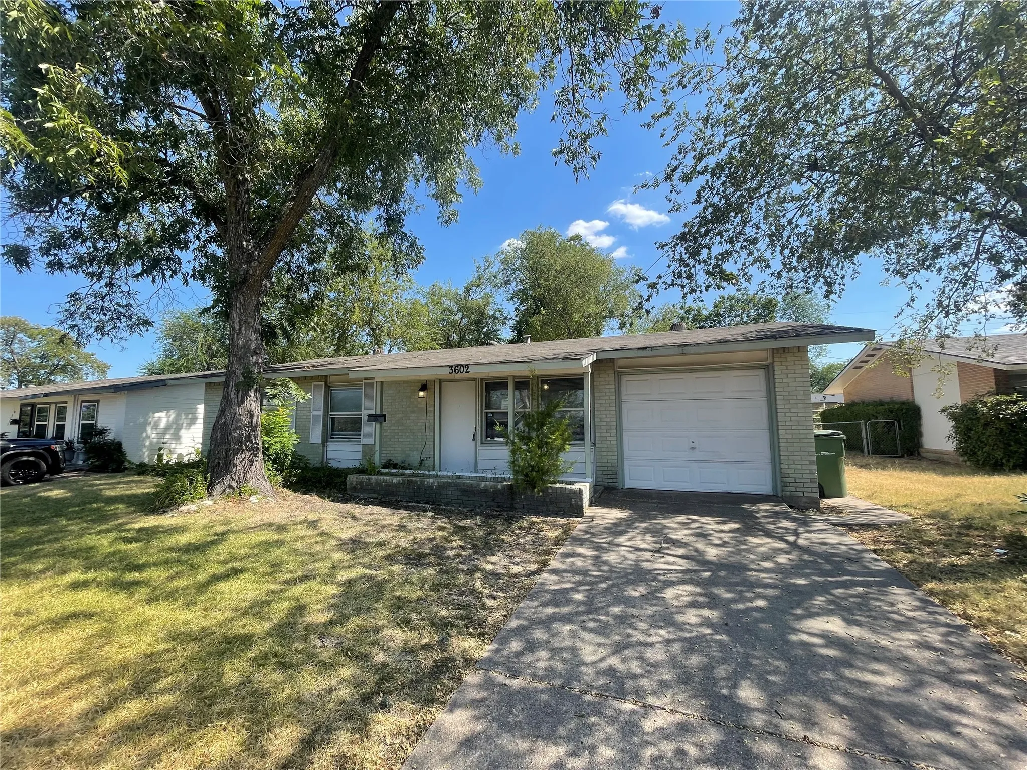 Single Family Residence For Rent in Dallas County , 3602 Norma Drive, Garland, Texas 75042, 3 Bedroom, 2 Bathroom, 1 Garage spaces, 1,200 Sqft, built in 1960, mls#21364662, Real Estate Agent in Garland, Homes For Rent in Dallas county, Homes For Rent in Garland, Realtor in Garland Texas, Real Estate Brokerage Independent Realty Texas, Luminita Cordes Realtor