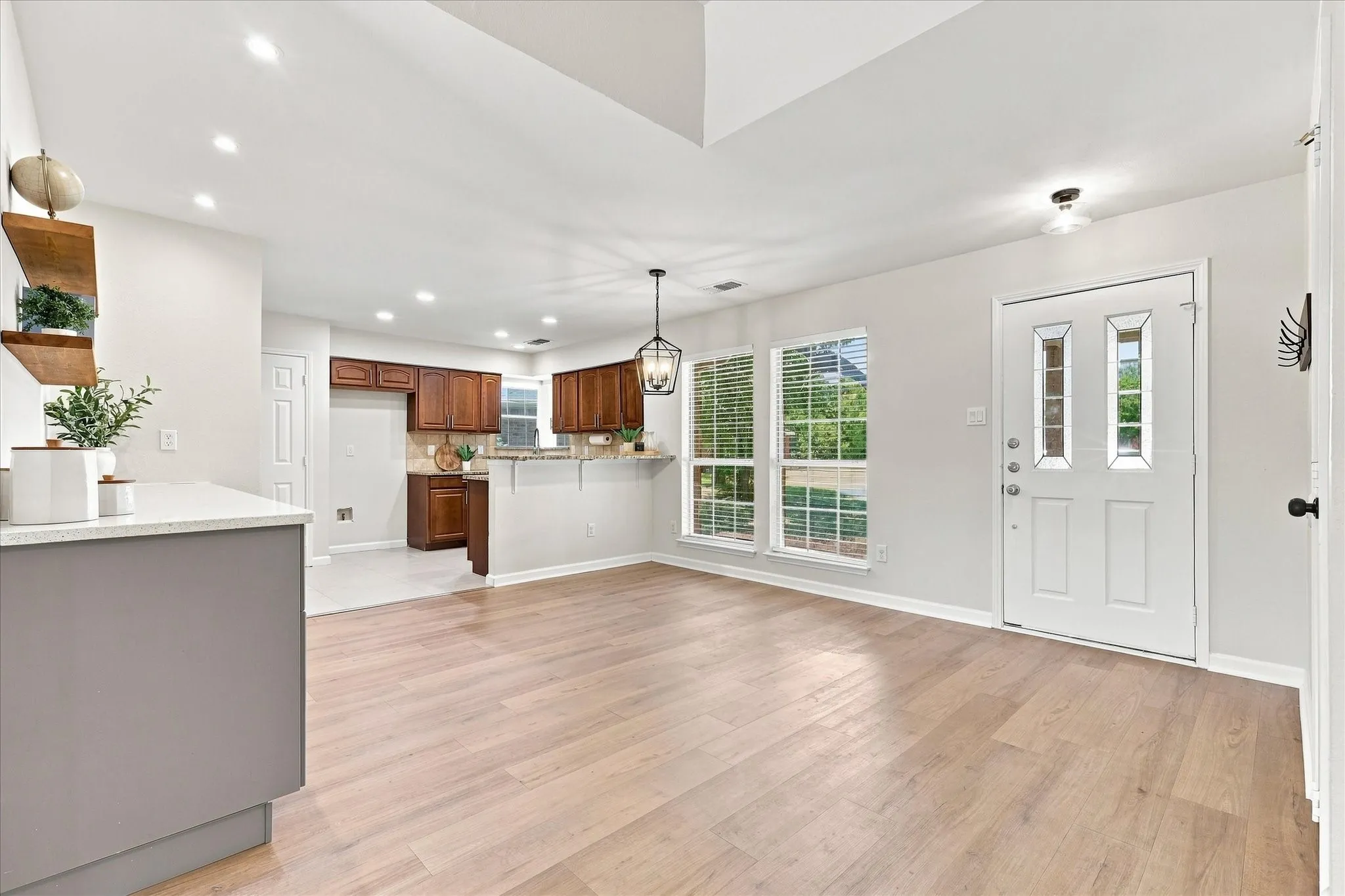 Single Family Residence For Sale in Collin County , 6905 Scott Court, Sachse, Texas 75048, 3 Bedroom, 2 Bathroom, 2 Garage spaces, 1,508 Sqft, built in 1993, mls#21362035, Real Estate Agent in Sachse, Homes For Sale in Collin county, Homes For Sale in Sachse, Realtor in Sachse Texas, Real Estate Brokerage Independent Realty Texas, Luminita Cordes Realtor