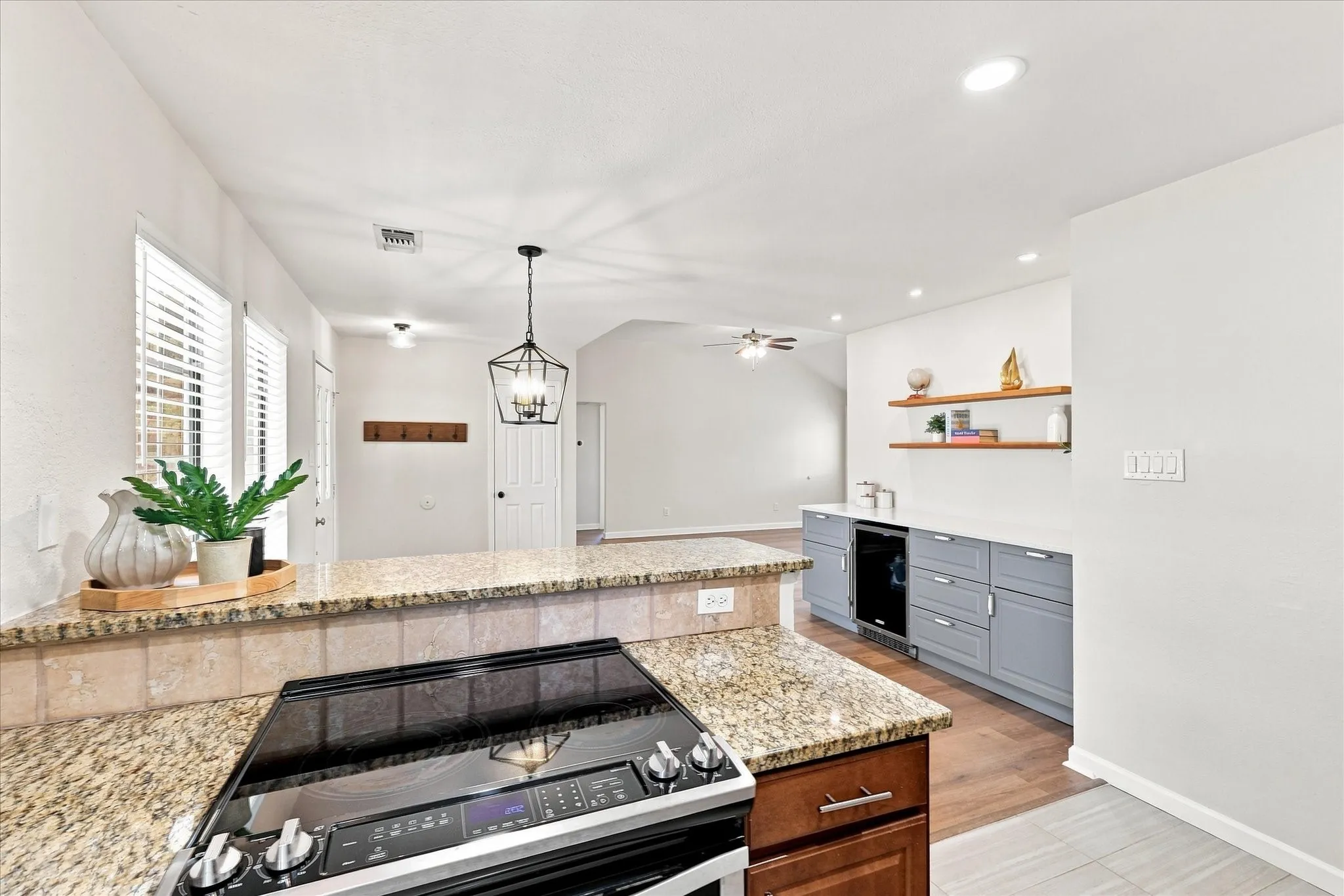 Single Family Residence For Sale in Collin County , 6905 Scott Court, Sachse, Texas 75048, 3 Bedroom, 2 Bathroom, 2 Garage spaces, 1,508 Sqft, built in 1993, mls#21362035, Real Estate Agent in Sachse, Homes For Sale in Collin county, Homes For Sale in Sachse, Realtor in Sachse Texas, Real Estate Brokerage Independent Realty Texas, Luminita Cordes Realtor