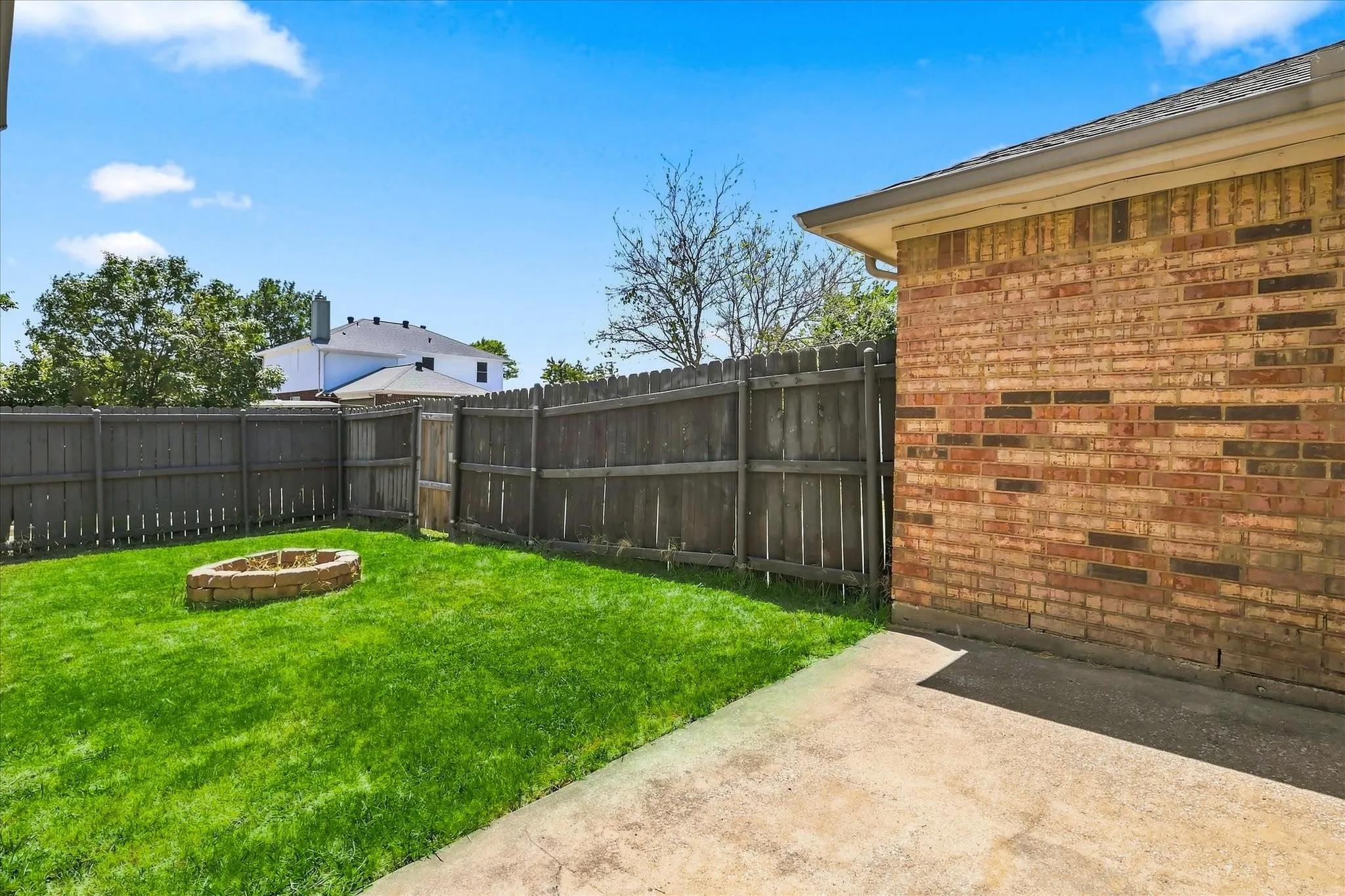 Single Family Residence For Sale in Collin County , 6905 Scott Court, Sachse, Texas 75048, 3 Bedroom, 2 Bathroom, 2 Garage spaces, 1,508 Sqft, built in 1993, mls#21362035, Real Estate Agent in Sachse, Homes For Sale in Collin county, Homes For Sale in Sachse, Realtor in Sachse Texas, Real Estate Brokerage Independent Realty Texas, Luminita Cordes Realtor