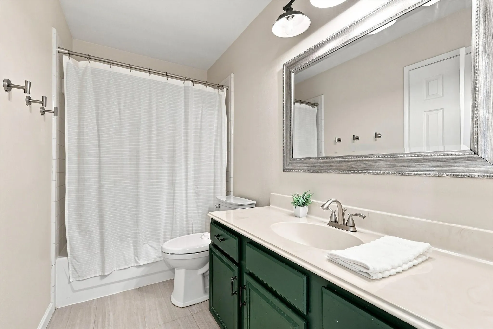 Single Family Residence For Sale in Collin County , 6905 Scott Court, Sachse, Texas 75048, 3 Bedroom, 2 Bathroom, 2 Garage spaces, 1,508 Sqft, built in 1993, mls#21362035, Real Estate Agent in Sachse, Homes For Sale in Collin county, Homes For Sale in Sachse, Realtor in Sachse Texas, Real Estate Brokerage Independent Realty Texas, Luminita Cordes Realtor