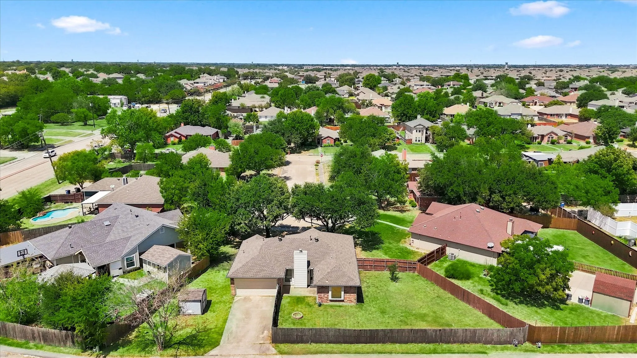 Single Family Residence For Sale in Collin County , 6905 Scott Court, Sachse, Texas 75048, 3 Bedroom, 2 Bathroom, 2 Garage spaces, 1,508 Sqft, built in 1993, mls#21362035, Real Estate Agent in Sachse, Homes For Sale in Collin county, Homes For Sale in Sachse, Realtor in Sachse Texas, Real Estate Brokerage Independent Realty Texas, Luminita Cordes Realtor