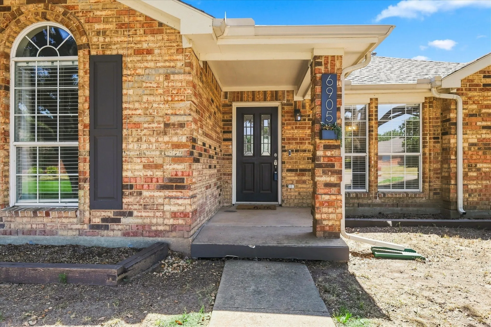 Single Family Residence For Sale in Collin County , 6905 Scott Court, Sachse, Texas 75048, 3 Bedroom, 2 Bathroom, 2 Garage spaces, 1,508 Sqft, built in 1993, mls#21362035, Real Estate Agent in Sachse, Homes For Sale in Collin county, Homes For Sale in Sachse, Realtor in Sachse Texas, Real Estate Brokerage Independent Realty Texas, Luminita Cordes Realtor