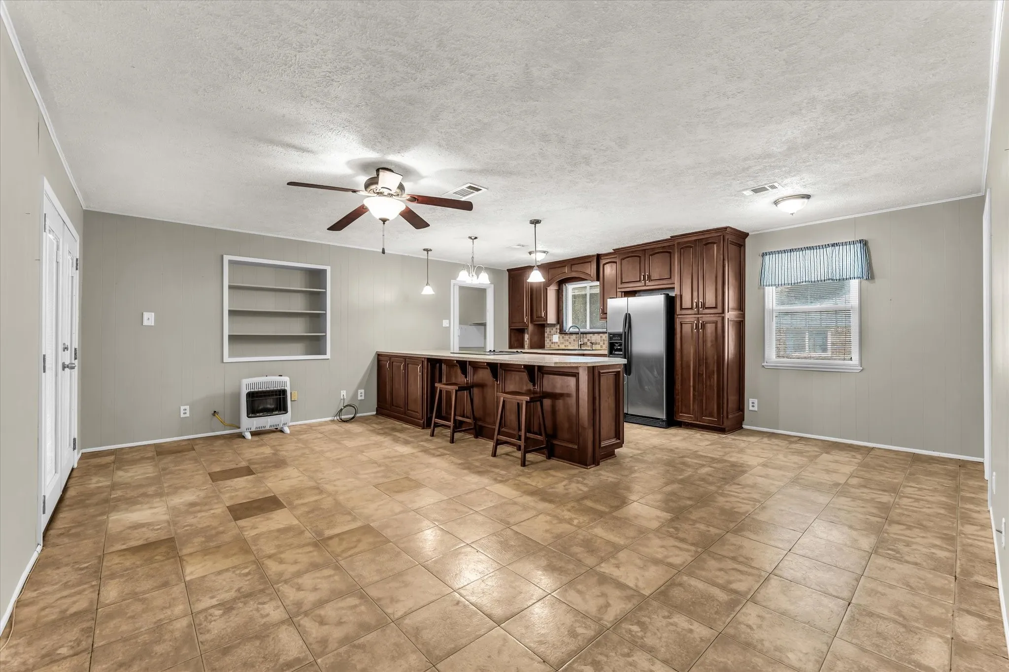 Single Family Residence For Sale in Mc Lennan County , 206 Randy Drive, Woodway, Texas 76712, 3 Bedroom, 2 Bathroom, 1 Garage spaces, 1,662 Sqft, built in 1980, mls#21362611, Real Estate Agent in Woodway, Homes For Sale in Mc Lennan county, Homes For Sale in Woodway, Realtor in Woodway Texas, Real Estate Brokerage Independent Realty Texas, Luminita Cordes Realtor