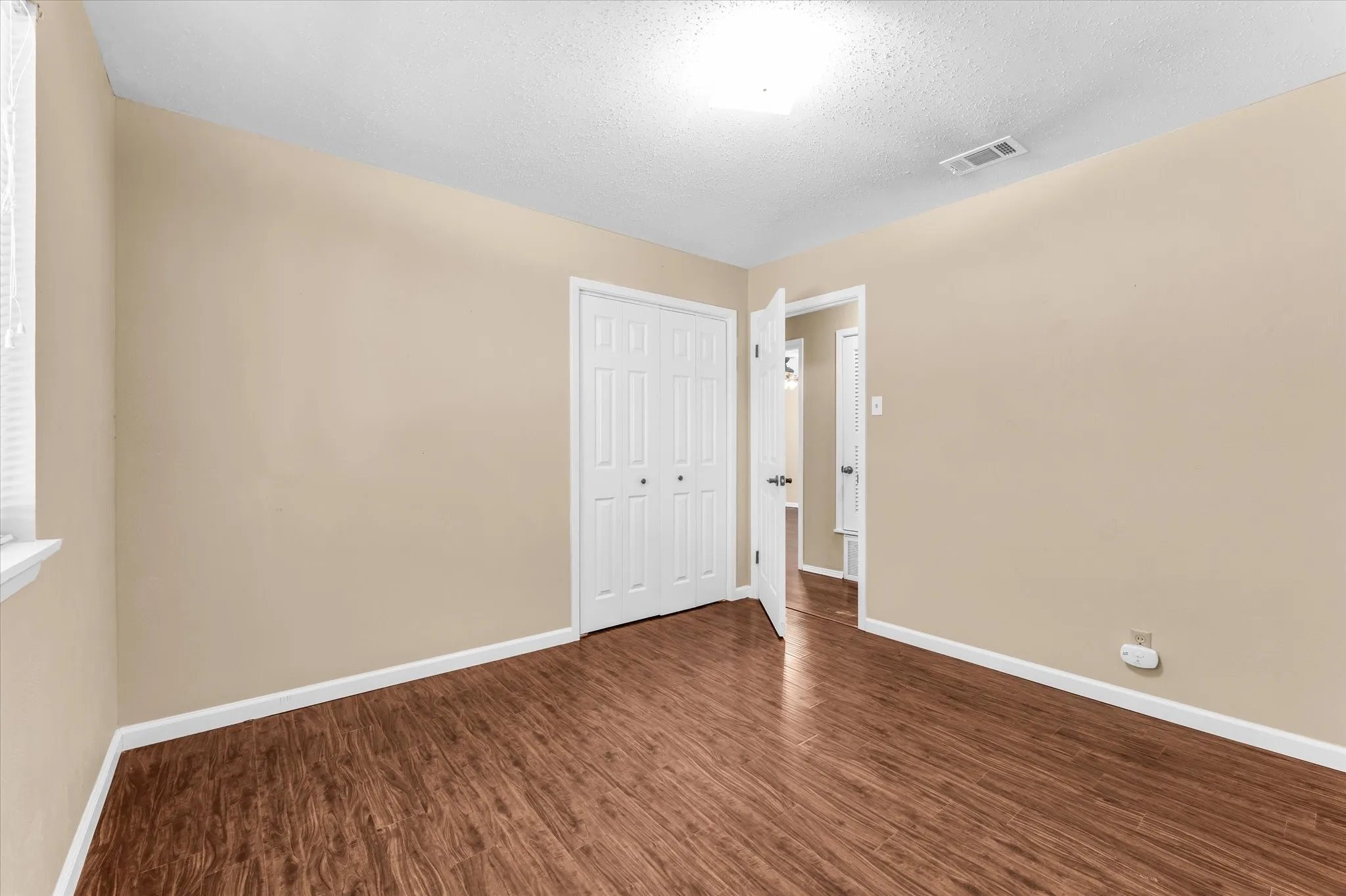 Single Family Residence For Sale in Mc Lennan County , 206 Randy Drive, Woodway, Texas 76712, 3 Bedroom, 2 Bathroom, 1 Garage spaces, 1,662 Sqft, built in 1980, mls#21362611, Real Estate Agent in Woodway, Homes For Sale in Mc Lennan county, Homes For Sale in Woodway, Realtor in Woodway Texas, Real Estate Brokerage Independent Realty Texas, Luminita Cordes Realtor