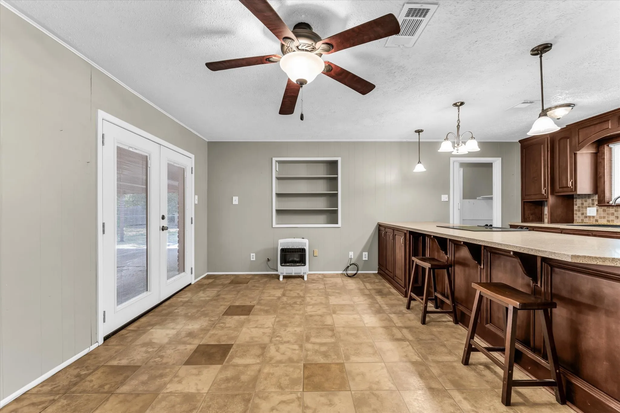 Single Family Residence For Sale in Mc Lennan County , 206 Randy Drive, Woodway, Texas 76712, 3 Bedroom, 2 Bathroom, 1 Garage spaces, 1,662 Sqft, built in 1980, mls#21362611, Real Estate Agent in Woodway, Homes For Sale in Mc Lennan county, Homes For Sale in Woodway, Realtor in Woodway Texas, Real Estate Brokerage Independent Realty Texas, Luminita Cordes Realtor