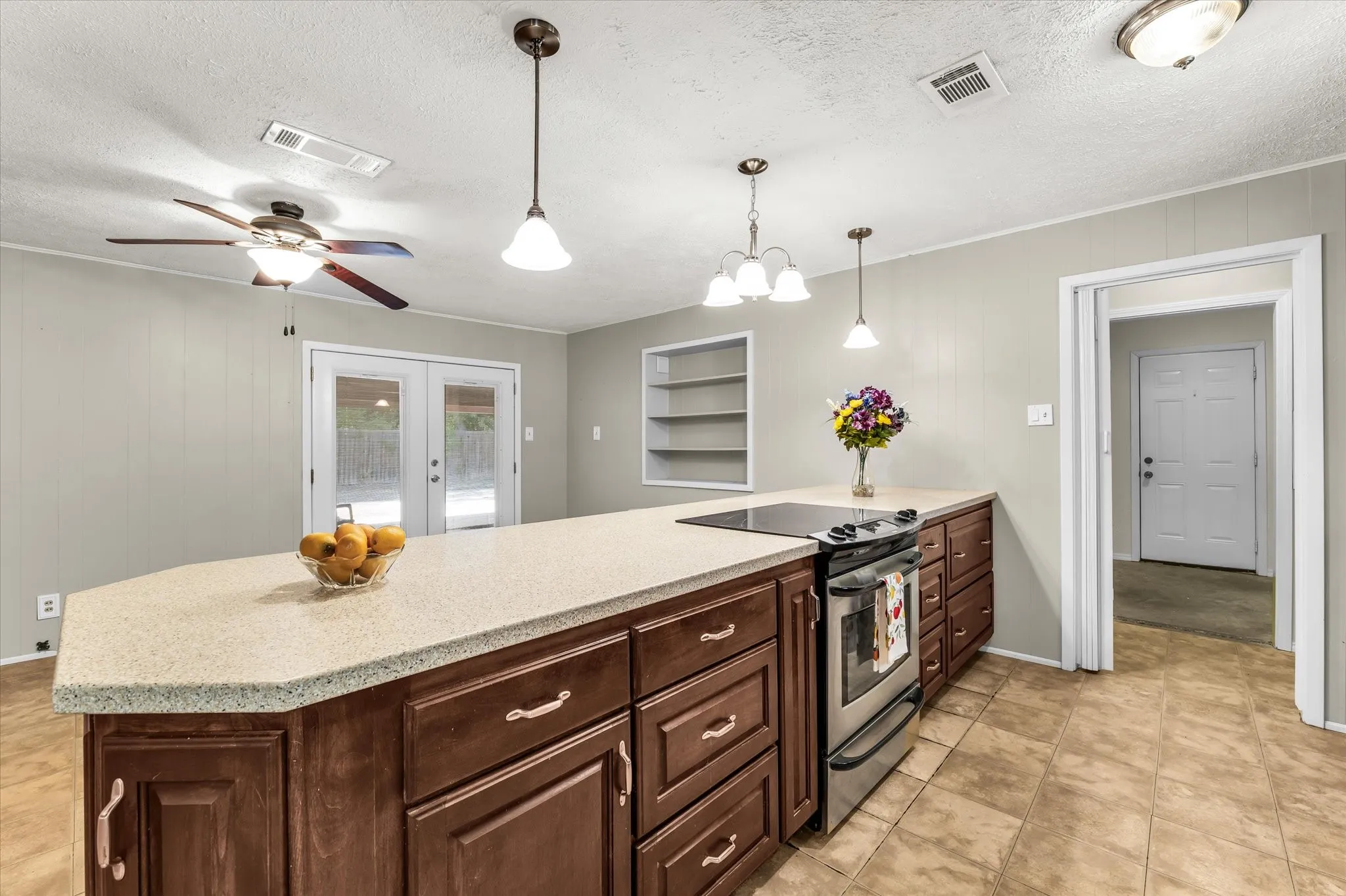Single Family Residence For Sale in Mc Lennan County , 206 Randy Drive, Woodway, Texas 76712, 3 Bedroom, 2 Bathroom, 1 Garage spaces, 1,662 Sqft, built in 1980, mls#21362611, Real Estate Agent in Woodway, Homes For Sale in Mc Lennan county, Homes For Sale in Woodway, Realtor in Woodway Texas, Real Estate Brokerage Independent Realty Texas, Luminita Cordes Realtor
