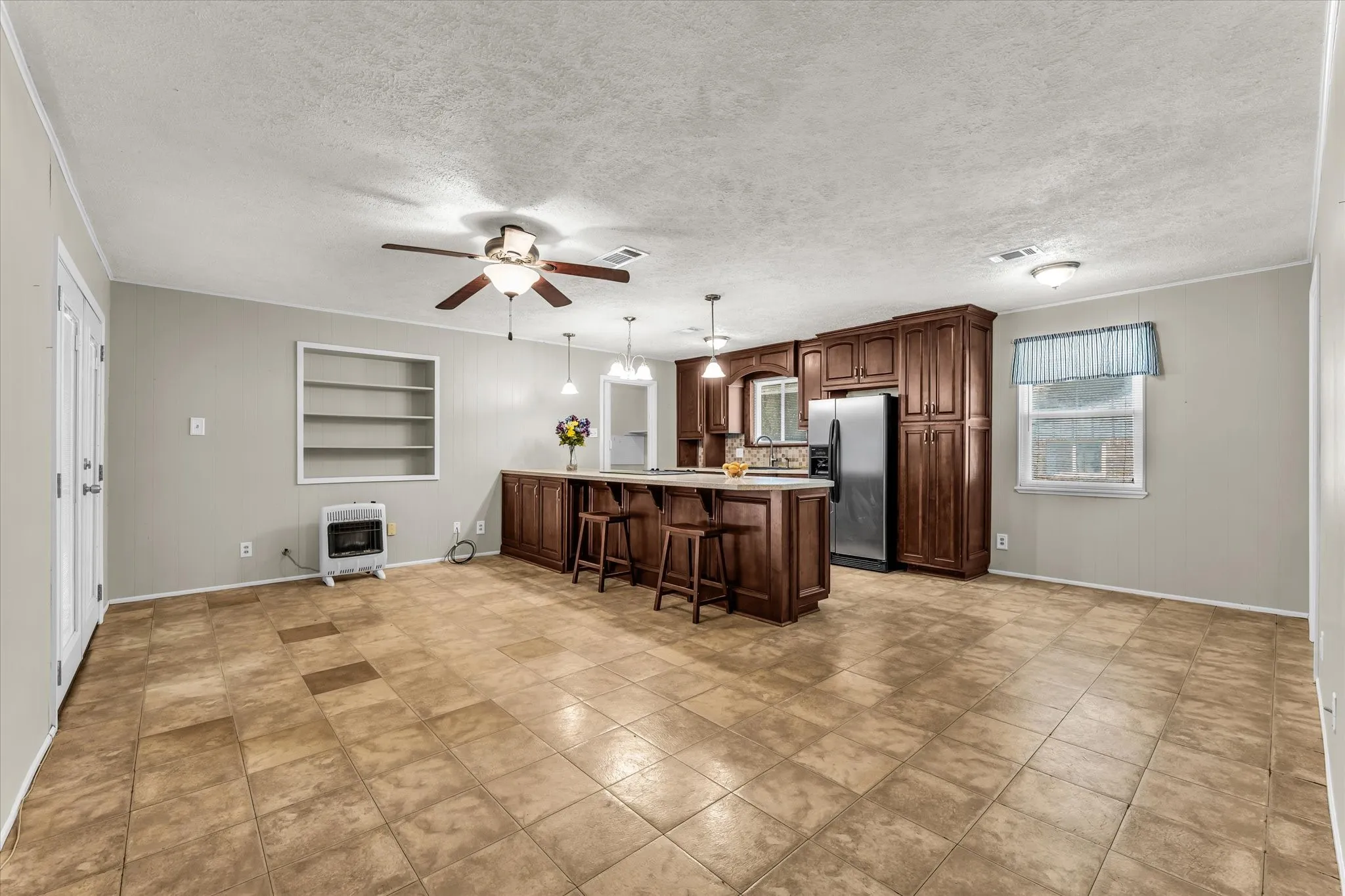 Single Family Residence For Sale in Mc Lennan County , 206 Randy Drive, Woodway, Texas 76712, 3 Bedroom, 2 Bathroom, 1 Garage spaces, 1,662 Sqft, built in 1980, mls#21362611, Real Estate Agent in Woodway, Homes For Sale in Mc Lennan county, Homes For Sale in Woodway, Realtor in Woodway Texas, Real Estate Brokerage Independent Realty Texas, Luminita Cordes Realtor