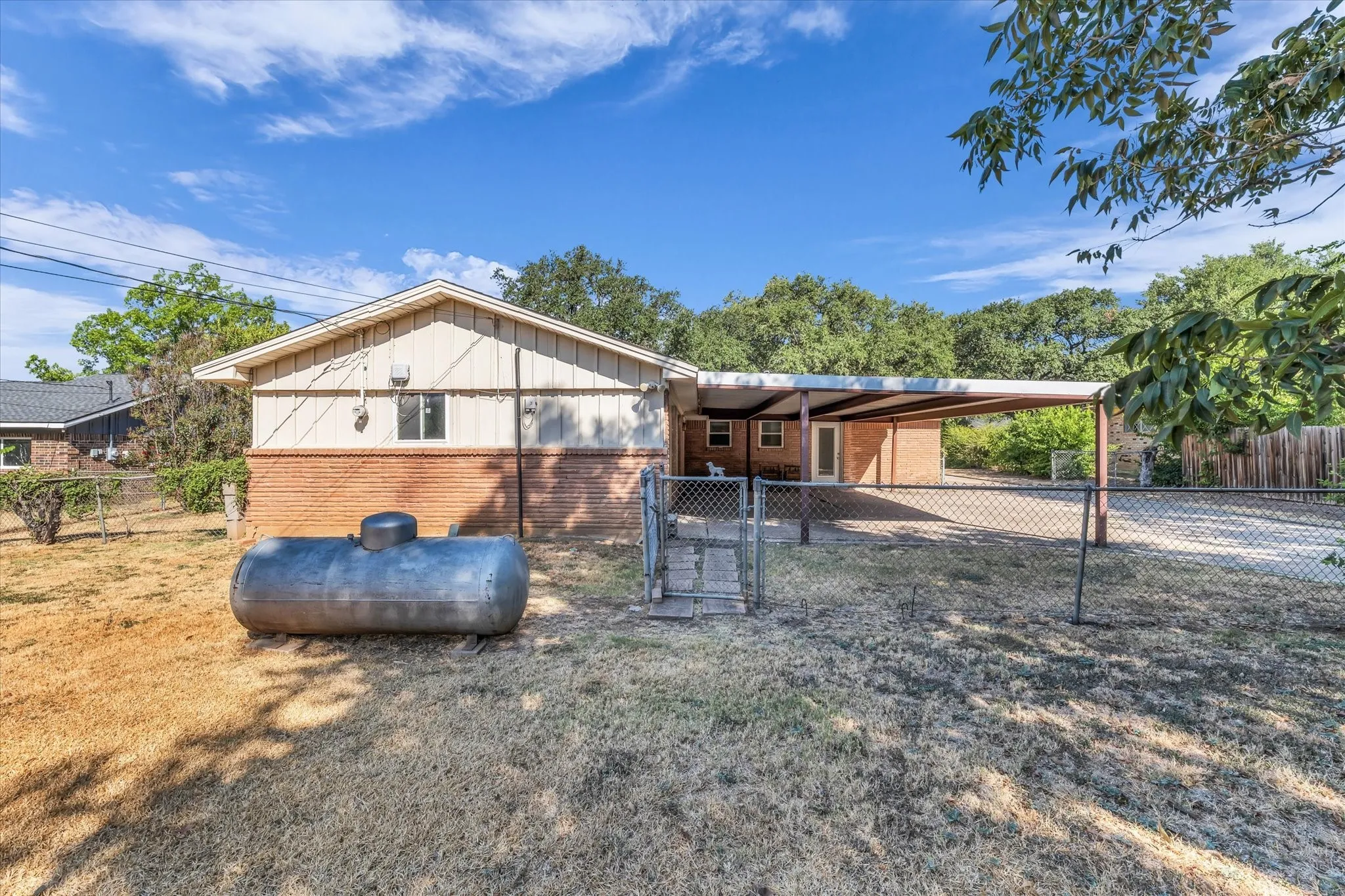 Single Family Residence For Sale in Mc Lennan County , 206 Randy Drive, Woodway, Texas 76712, 3 Bedroom, 2 Bathroom, 1 Garage spaces, 1,662 Sqft, built in 1980, mls#21362611, Real Estate Agent in Woodway, Homes For Sale in Mc Lennan county, Homes For Sale in Woodway, Realtor in Woodway Texas, Real Estate Brokerage Independent Realty Texas, Luminita Cordes Realtor
