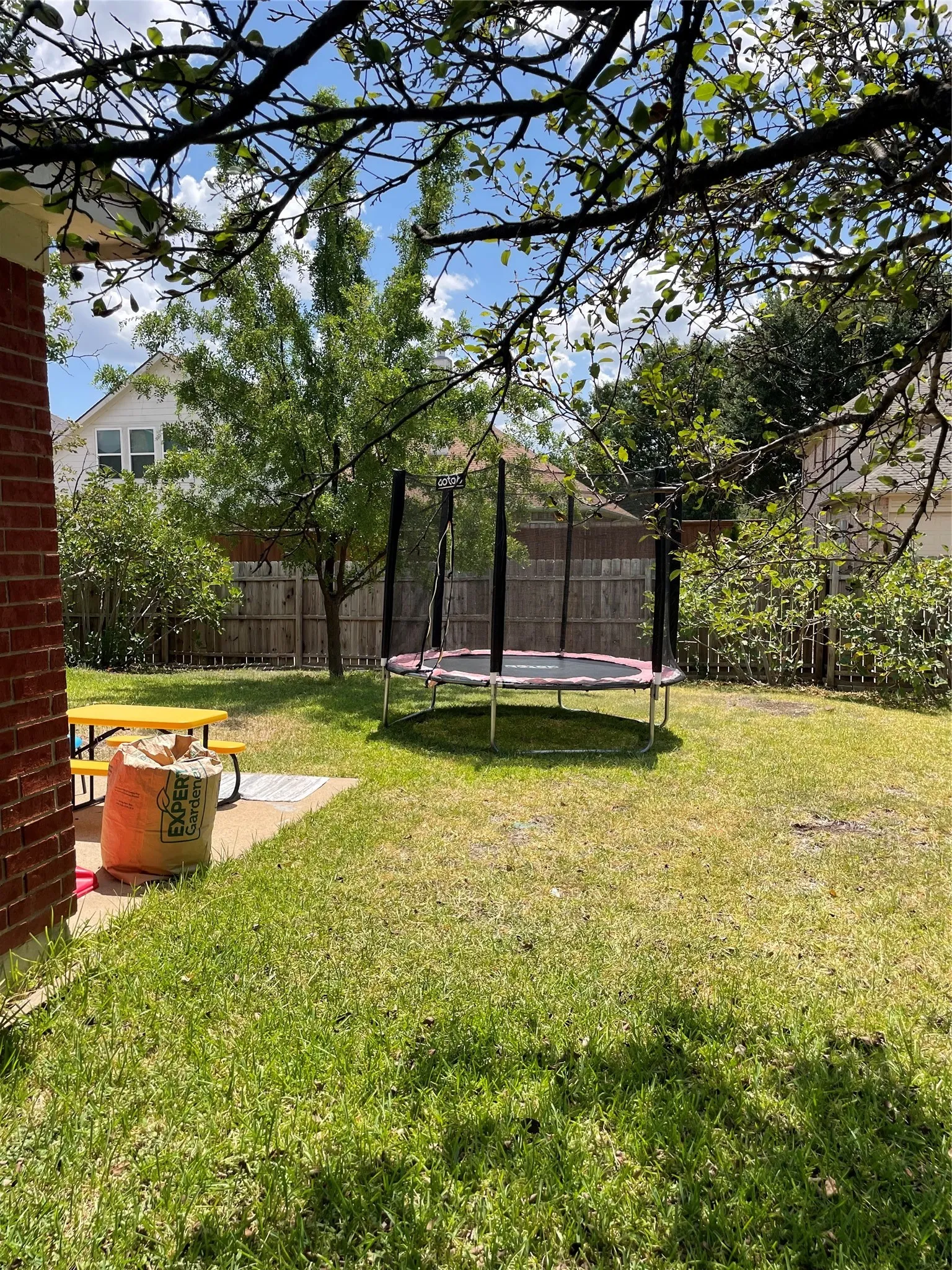 Single Family Residence For Sale in Collin County , 1412 FARINGDON Drive, Plano, Texas 75075, 4 Bedroom, 3 Bathroom, 2 Garage spaces, 2,383 Sqft, built in 1996, mls#21363910, Real Estate Agent in Plano, Homes For Sale in Collin county, Homes For Sale in Plano, Realtor in Plano Texas, Real Estate Brokerage Independent Realty Texas, Luminita Cordes Realtor