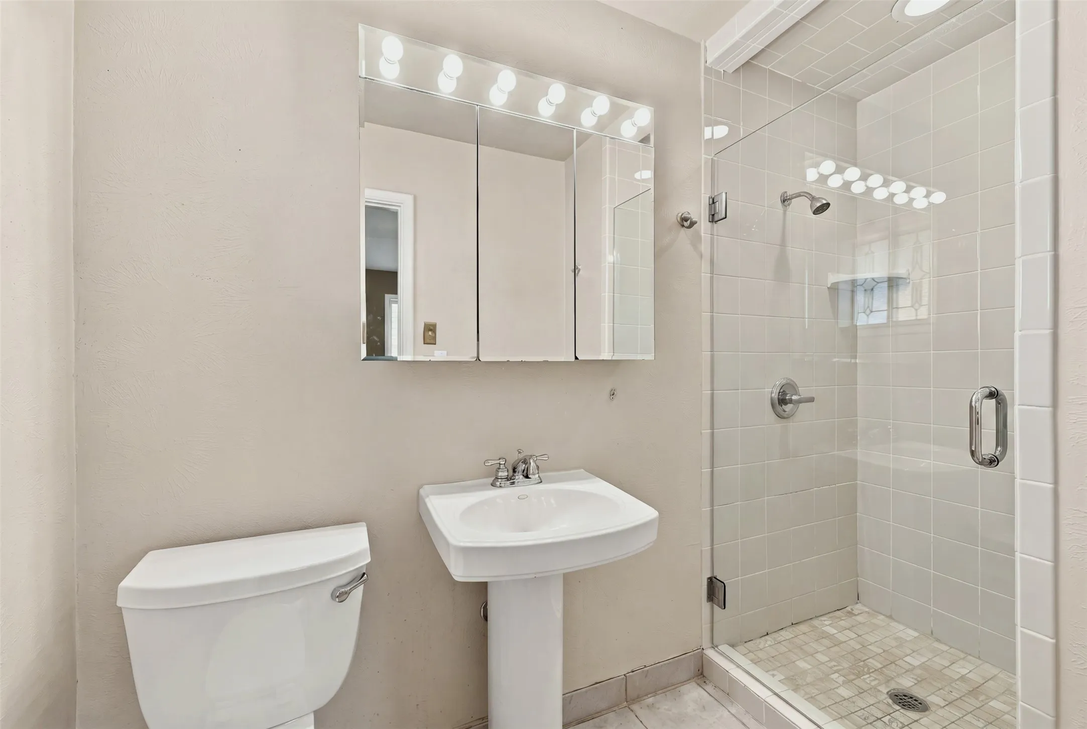 Single Family Residence For Sale in Tarrant County , 4236 Whitfield Avenue, Fort Worth, Texas 76109, 3 Bedroom, 2 Bathroom, 2 Garage spaces, 1,657 Sqft, built in 1956, mls#21364666, Real Estate Agent in Fort Worth, Homes For Sale in Tarrant county, Homes For Sale in Fort Worth, Realtor in Fort Worth Texas, Real Estate Brokerage Independent Realty Texas, Luminita Cordes Realtor