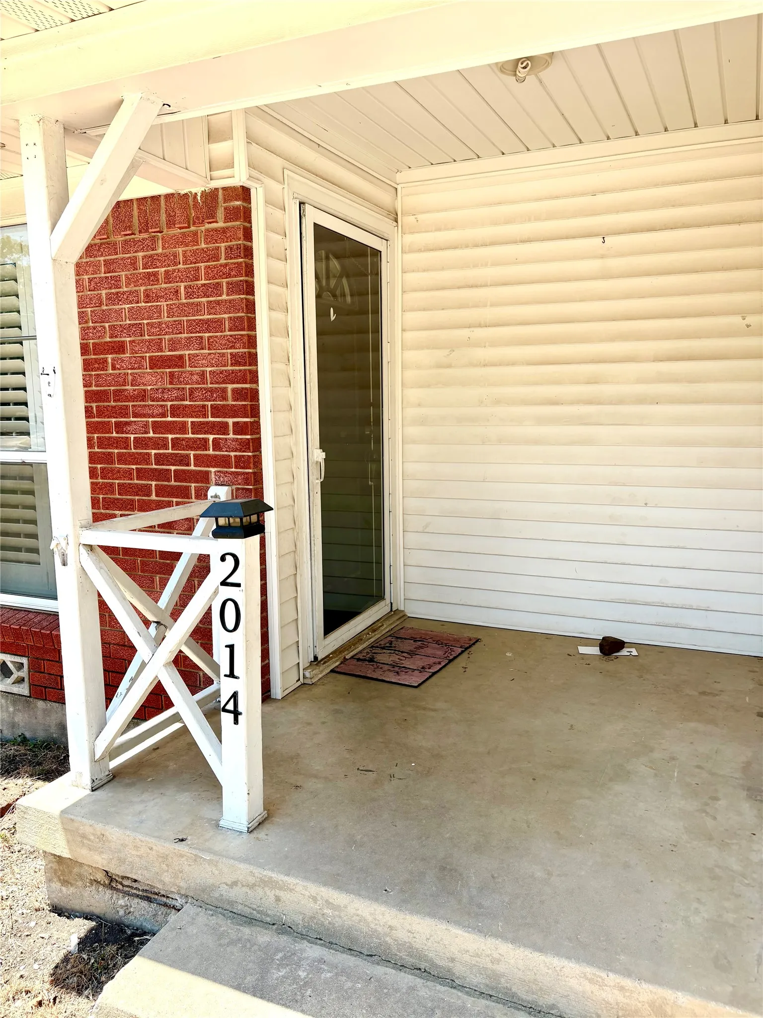 Single Family Residence For Sale in Denton County , 2014 Jacqueline Drive, Denton, Texas 76205, 3 Bedroom, 1 Bathroom, 1 Garage spaces, 939 Sqft, built in 1960, Price $230,000, mls#21364245, Real Estate Agent in Denton, Homes For Sale in Denton county, Homes For Sale in Denton, Realtor in Denton Texas, Real Estate Brokerage Independent Realty Texas, Luminita Cordes Realtor