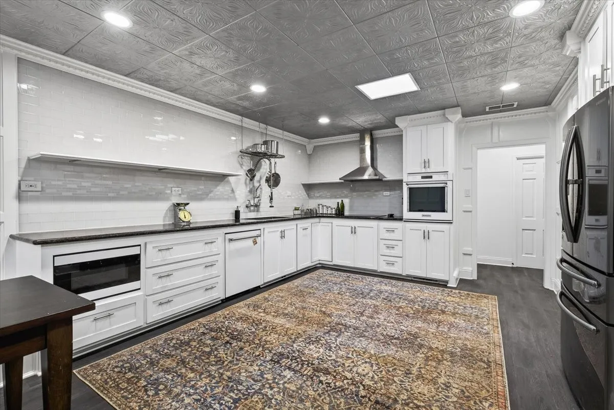 Single Family Residence For Sale in Henderson County , 726 Mulberry Drive, Athens, Texas 75751, 3 Bedroom, 2 Bathroom, 2 Garage spaces, 2,387 Sqft, built in 1996, mls#21364671, Real Estate Agent in Athens, Homes For Sale in Henderson county, Homes For Sale in Athens, Realtor in Athens Texas, Real Estate Brokerage Independent Realty Texas, Luminita Cordes Realtor
