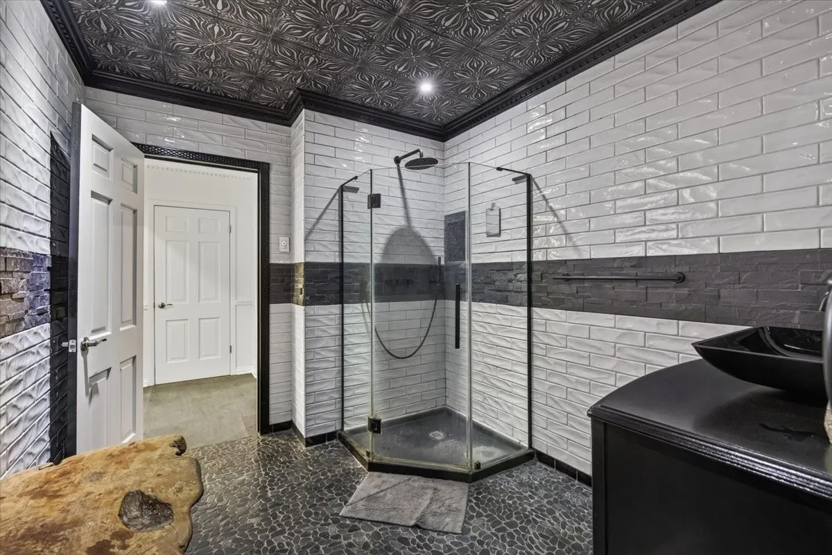 Single Family Residence For Sale in Henderson County , 726 Mulberry Drive, Athens, Texas 75751, 3 Bedroom, 2 Bathroom, 2 Garage spaces, 2,387 Sqft, built in 1996, mls#21364671, Real Estate Agent in Athens, Homes For Sale in Henderson county, Homes For Sale in Athens, Realtor in Athens Texas, Real Estate Brokerage Independent Realty Texas, Luminita Cordes Realtor