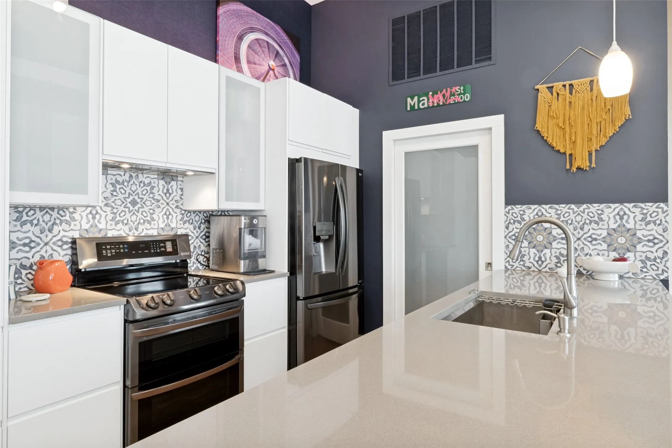 2502 Live Oak #104 - www.2502LiveOak104.com