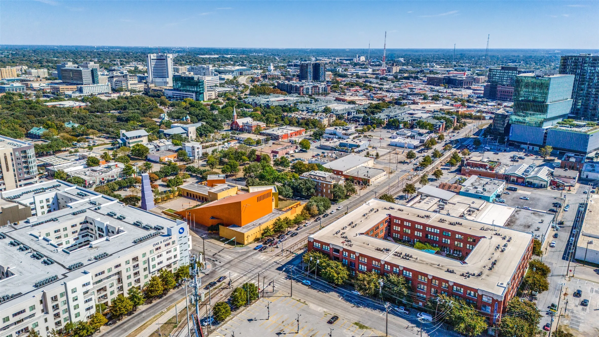 2502 Live Oak #104 - www.2502LiveOak104.com