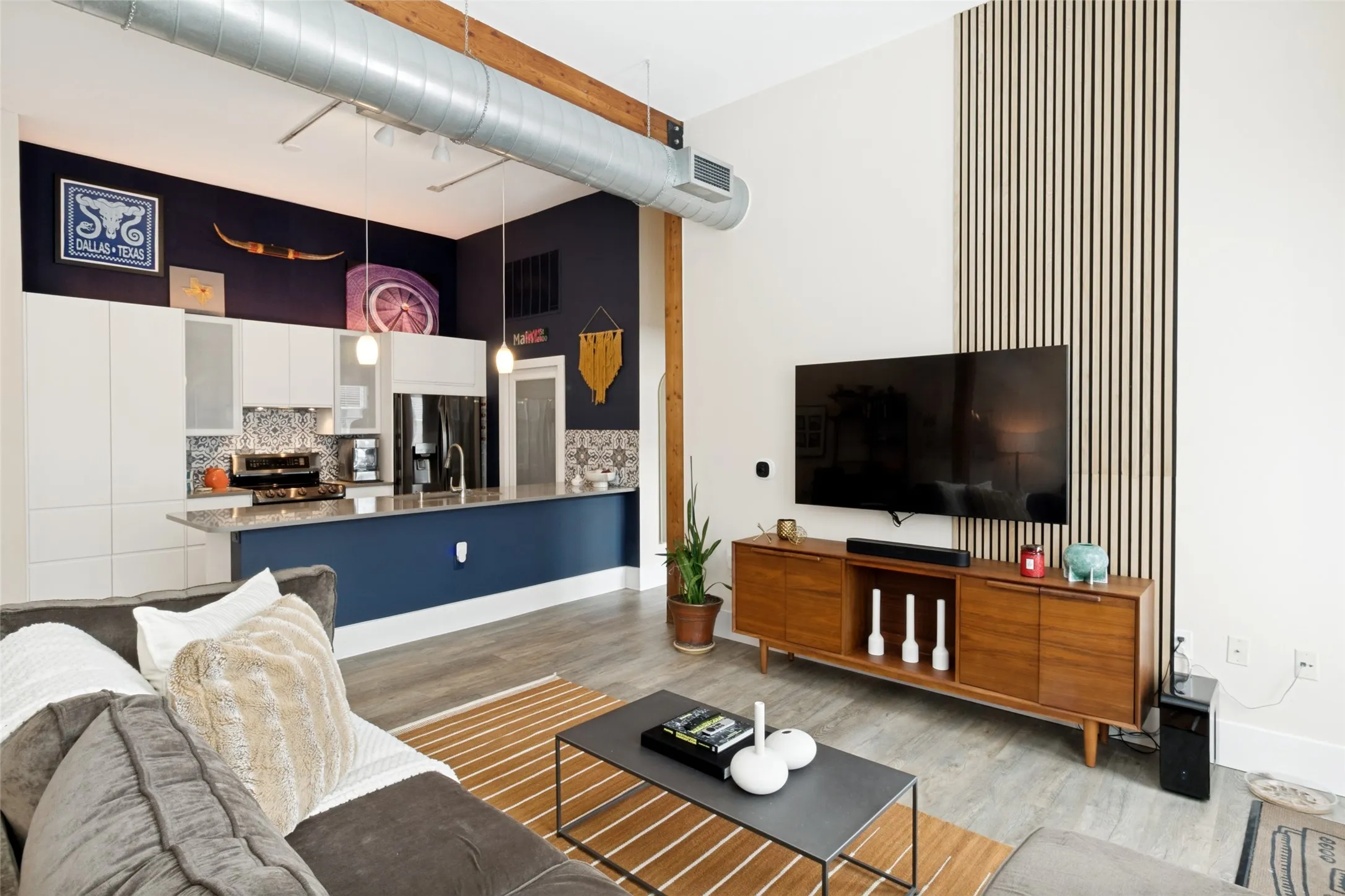 2502 Live Oak #104 - www.2502LiveOak104.com