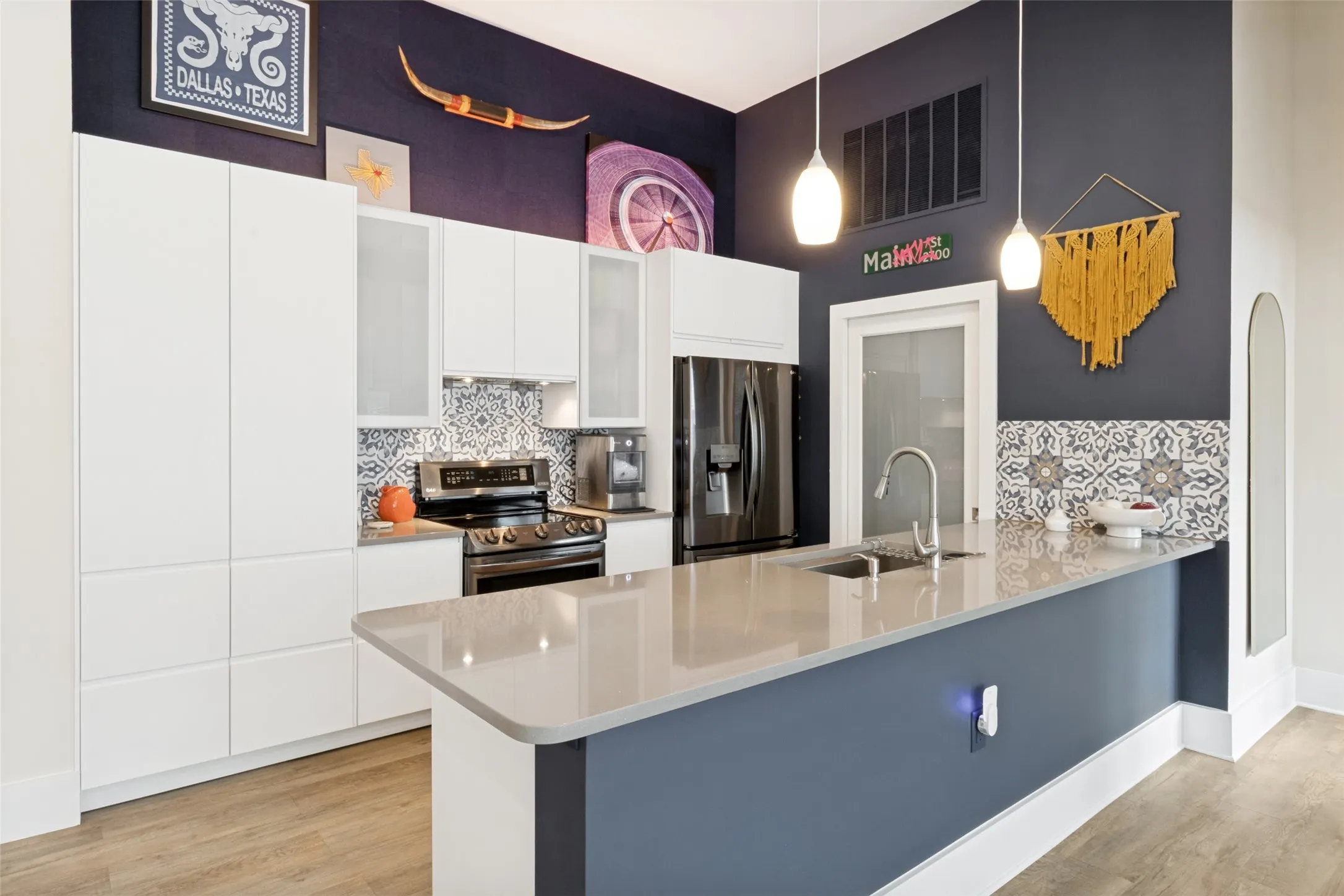 2502 Live Oak #104 - www.2502LiveOak104.com