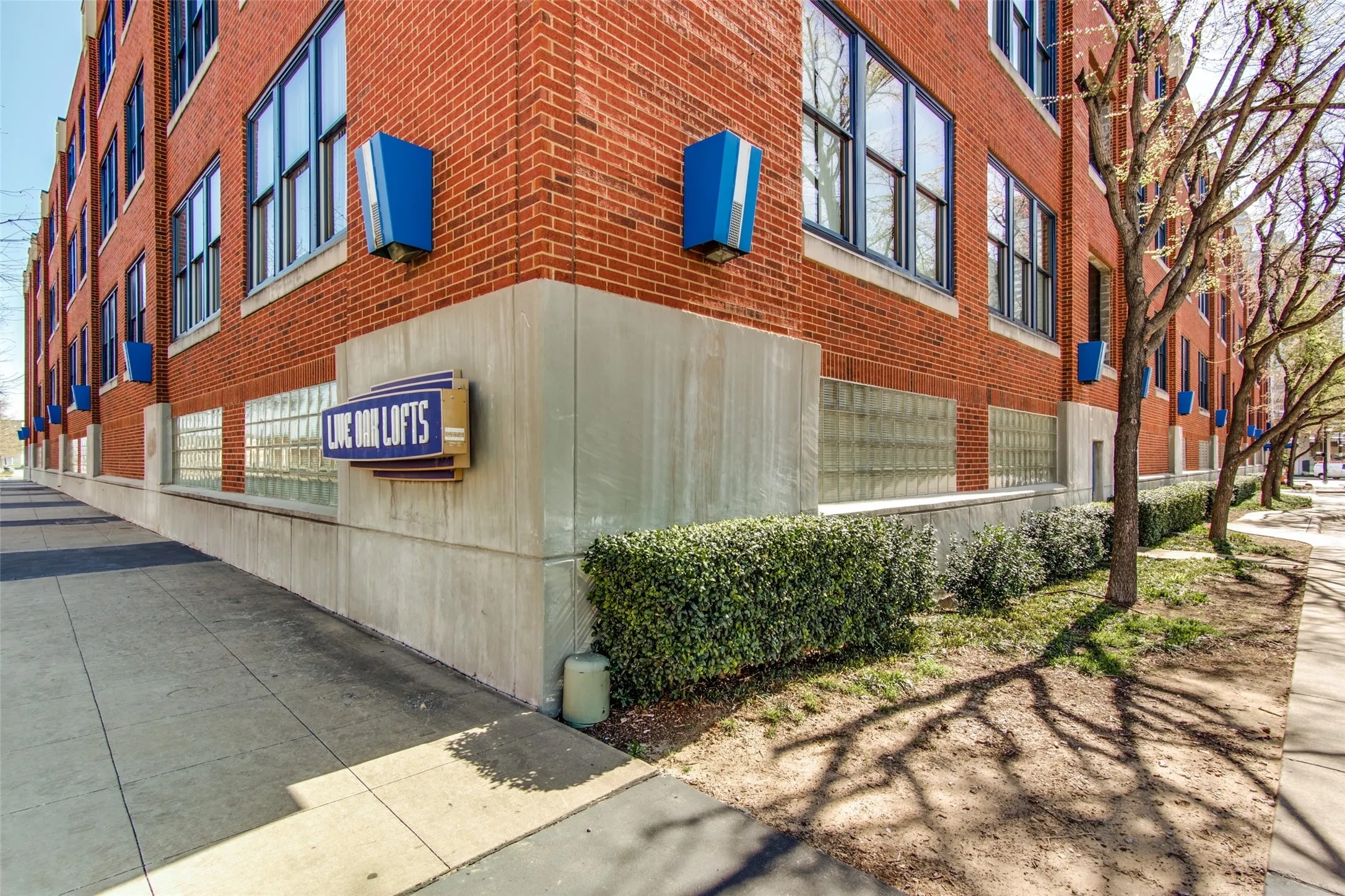 2502 Live Oak #104 - www.2502LiveOak104.com