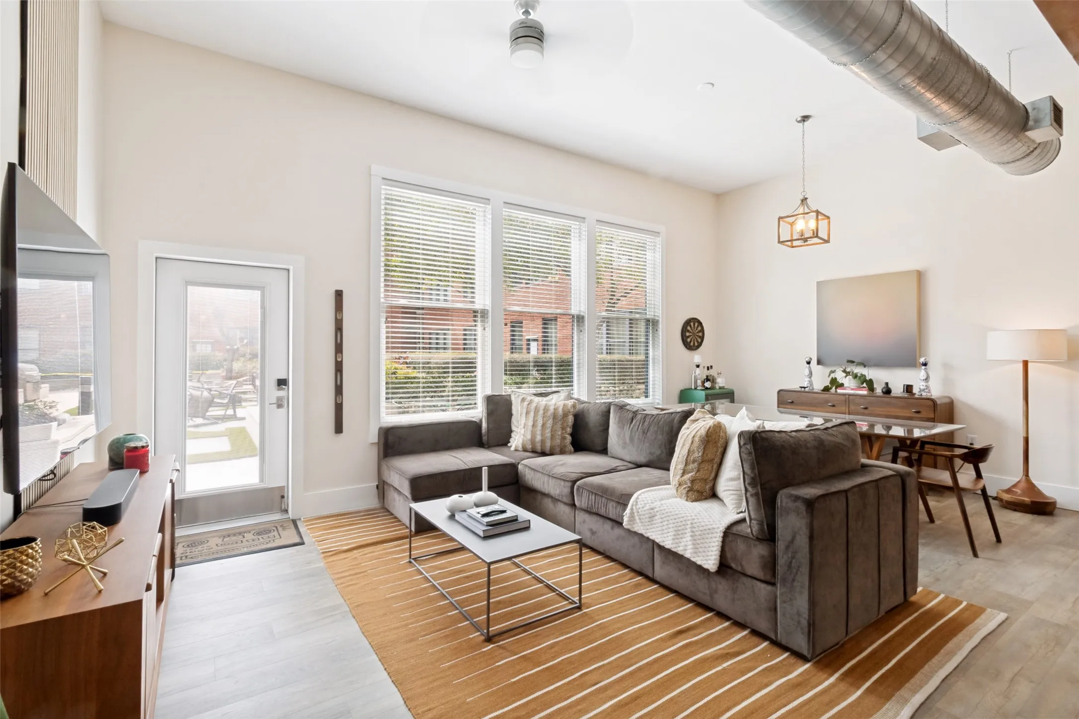 2502 Live Oak #104 - www.2502LiveOak104.com