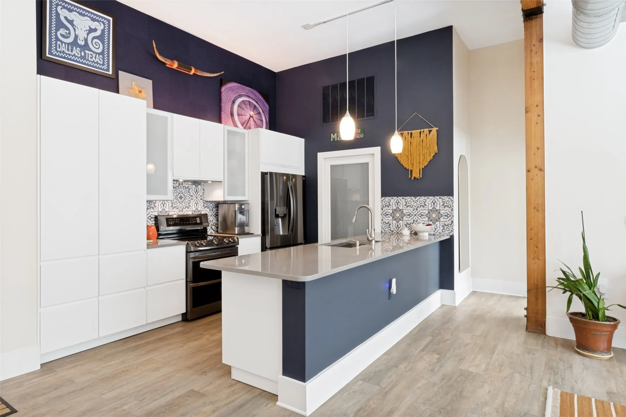 2502 Live Oak #104 - www.2502LiveOak104.com