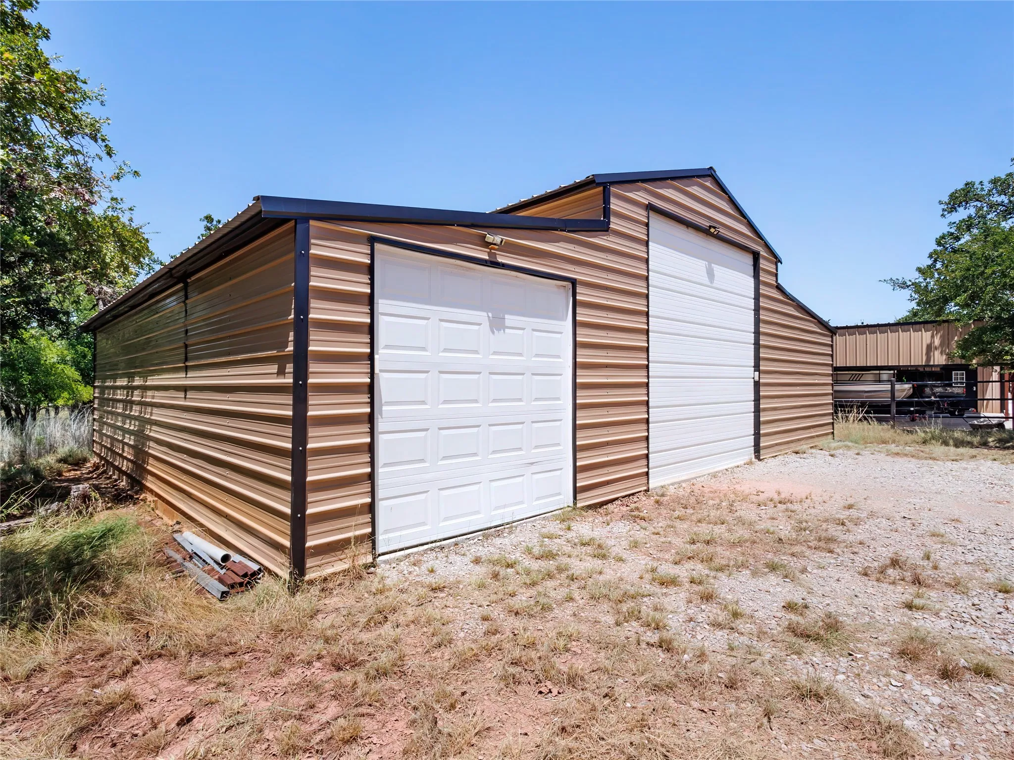 Single Family Residence For Sale in Brown County , 660 Oak Point Drive, May, Texas 76857, 5 Bedroom, 3 Bathroom, 6 Garage spaces, 2,686 Sqft, built in 2023, mls#21330363, Real Estate Agent in May, Homes For Sale in Brown county, Homes For Sale in May, Realtor in May Texas, Real Estate Brokerage Independent Realty Texas, Luminita Cordes Realtor