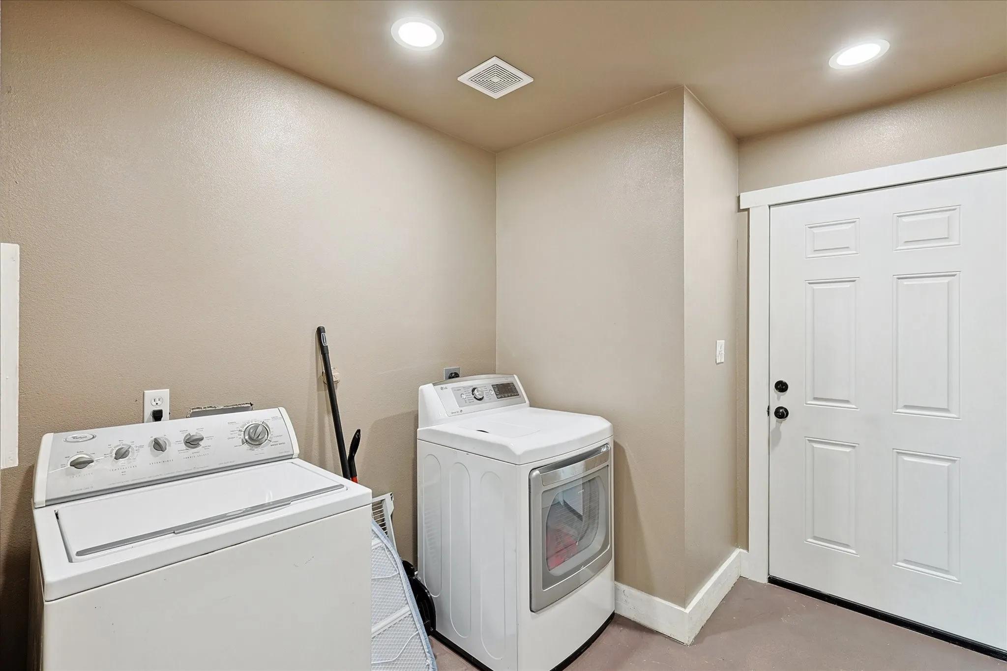 Single Family Residence For Sale in Denton County , 4540 Fm 2450, Krum, Texas 76249, 3 Bedroom, 3 Bathroom, 2 Garage spaces, 2,189 Sqft, built in 2023, mls#21363597, Real Estate Agent in Krum, Homes For Sale in Denton county, Homes For Sale in Krum, Realtor in Krum Texas, Real Estate Brokerage Independent Realty Texas, Luminita Cordes Realtor