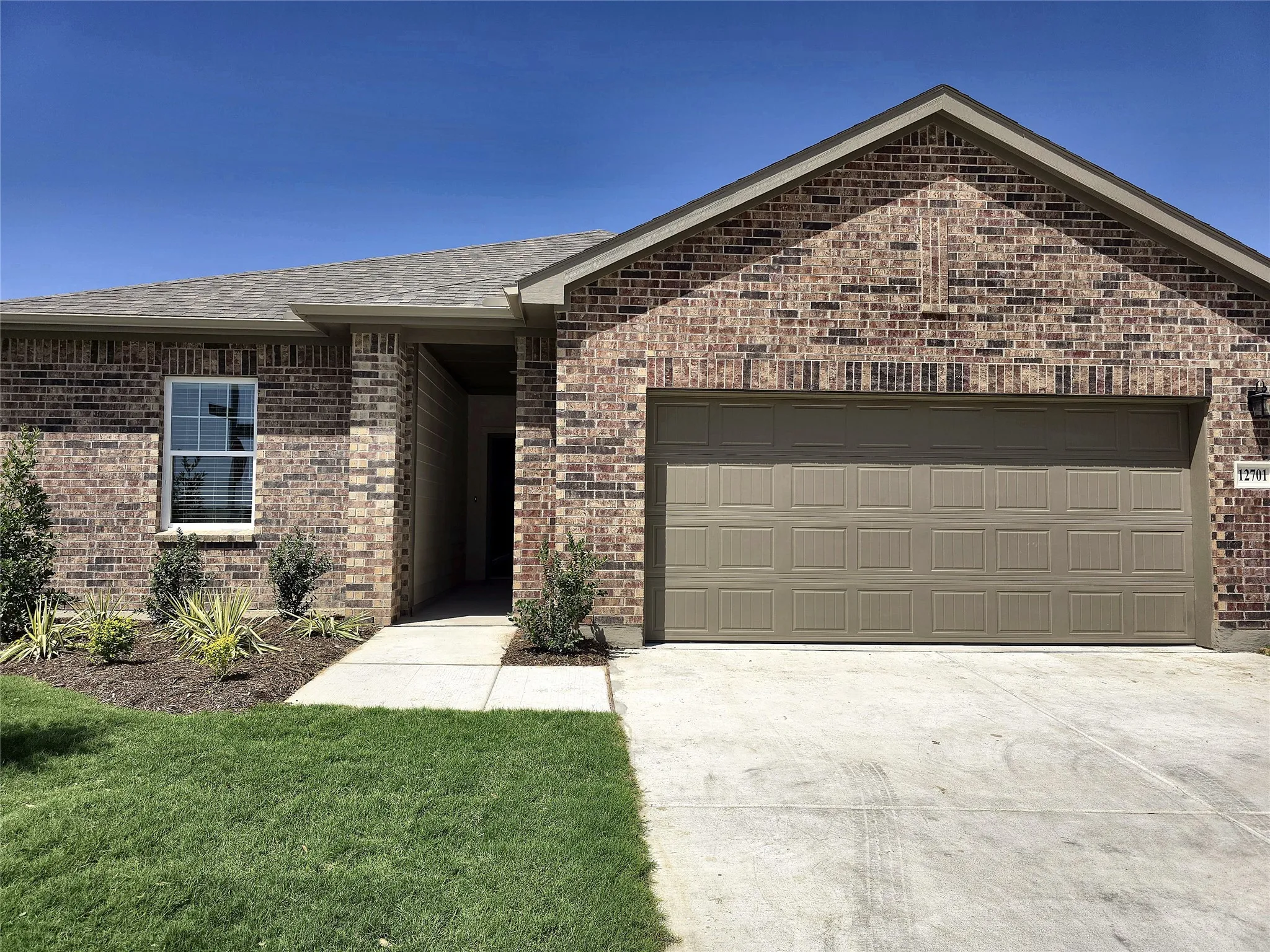 Single Family Residence For Rent in Tarrant County , 12701 Haymarket, Fort Worth, Texas 76179, 4 Bedroom, 2 Bathroom, 2 Garage spaces, 1,827 Sqft, built in 2026, mls#21364673, Real Estate Agent in Fort Worth, Homes For Rent in Tarrant county, Homes For Rent in Fort Worth, Realtor in Fort Worth Texas, Real Estate Brokerage Independent Realty Texas, Luminita Cordes Realtor