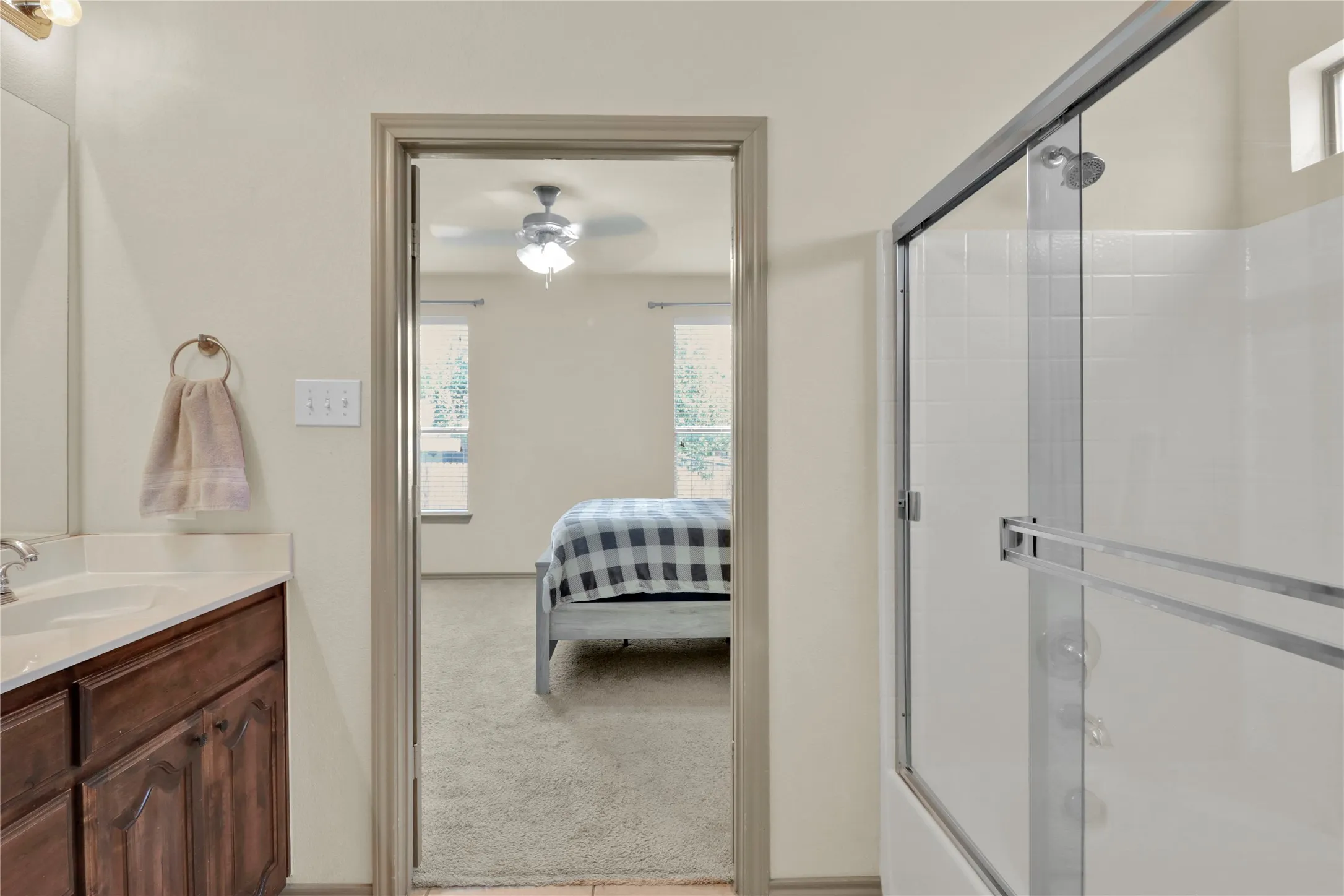 Single Family Residence For Rent in Tarrant County , 14008 Esperanza Drive, Fort Worth, Texas 76052, 3 Bedroom, 2 Bathroom, 2 Garage spaces, 1,740 Sqft, built in 2008, mls#21364683, Real Estate Agent in Fort Worth, Homes For Rent in Tarrant county, Homes For Rent in Fort Worth, Realtor in Fort Worth Texas, Real Estate Brokerage Independent Realty Texas, Luminita Cordes Realtor