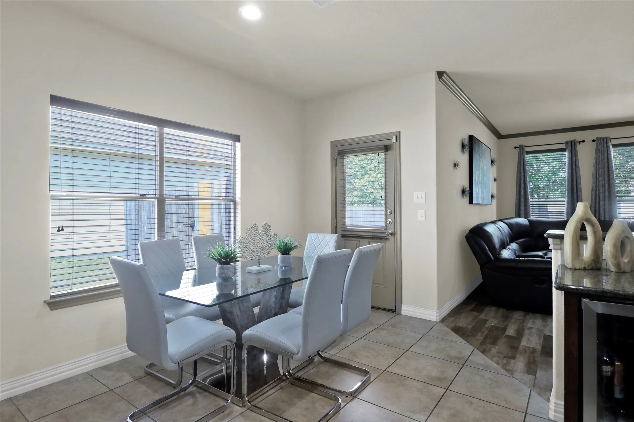 Single Family Residence For Rent in Tarrant County , 14008 Esperanza Drive, Fort Worth, Texas 76052, 3 Bedroom, 2 Bathroom, 2 Garage spaces, 1,740 Sqft, built in 2008, mls#21364683, Real Estate Agent in Fort Worth, Homes For Rent in Tarrant county, Homes For Rent in Fort Worth, Realtor in Fort Worth Texas, Real Estate Brokerage Independent Realty Texas, Luminita Cordes Realtor