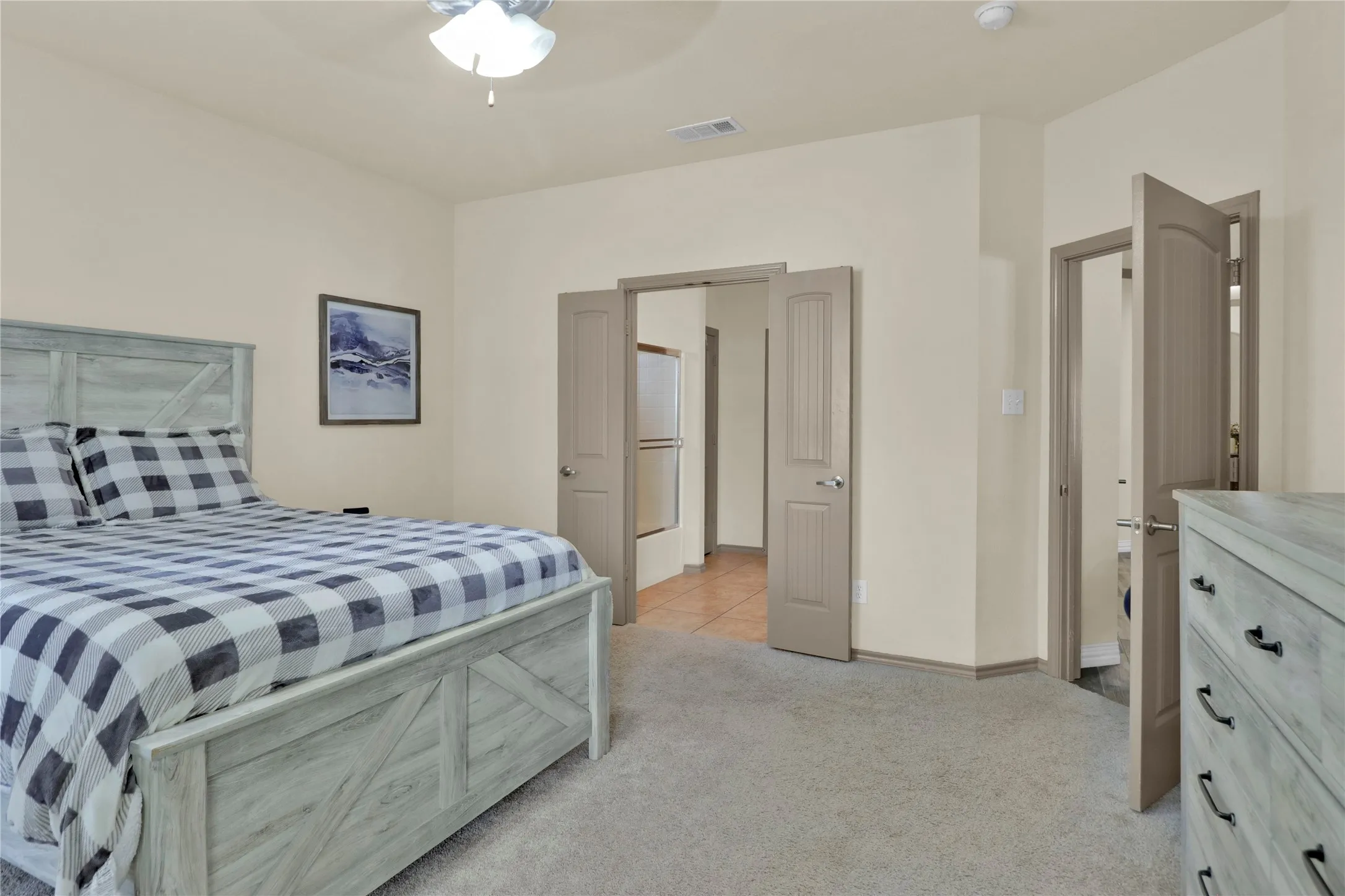 Single Family Residence For Rent in Tarrant County , 14008 Esperanza Drive, Fort Worth, Texas 76052, 3 Bedroom, 2 Bathroom, 2 Garage spaces, 1,740 Sqft, built in 2008, mls#21364683, Real Estate Agent in Fort Worth, Homes For Rent in Tarrant county, Homes For Rent in Fort Worth, Realtor in Fort Worth Texas, Real Estate Brokerage Independent Realty Texas, Luminita Cordes Realtor