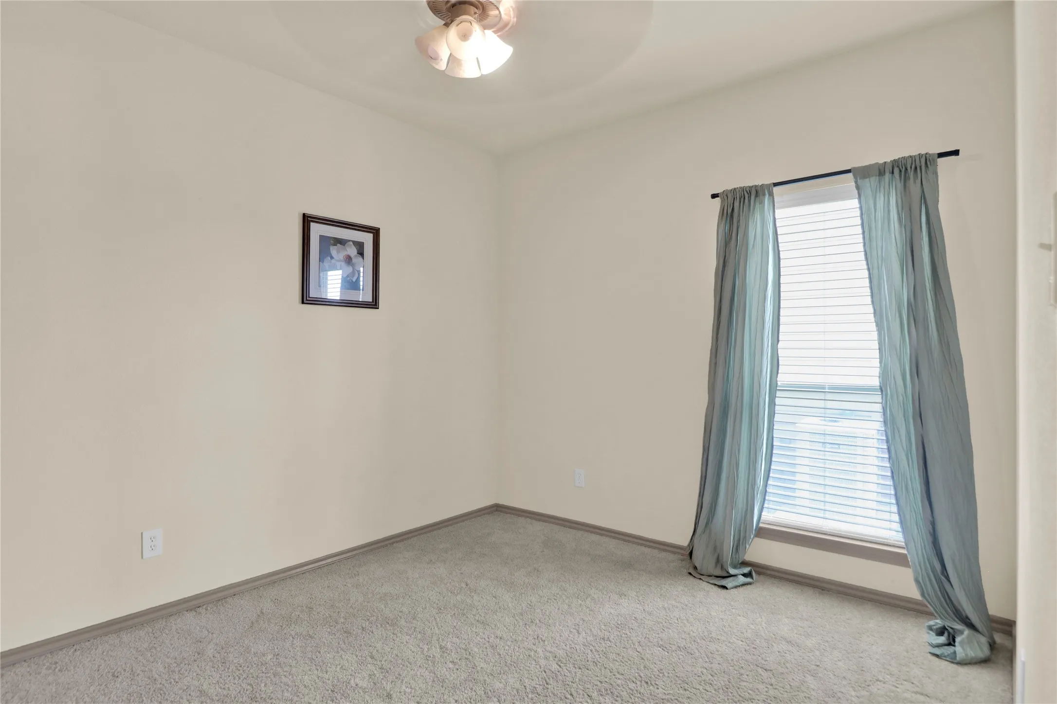 Single Family Residence For Rent in Tarrant County , 14008 Esperanza Drive, Fort Worth, Texas 76052, 3 Bedroom, 2 Bathroom, 2 Garage spaces, 1,740 Sqft, built in 2008, mls#21364683, Real Estate Agent in Fort Worth, Homes For Rent in Tarrant county, Homes For Rent in Fort Worth, Realtor in Fort Worth Texas, Real Estate Brokerage Independent Realty Texas, Luminita Cordes Realtor