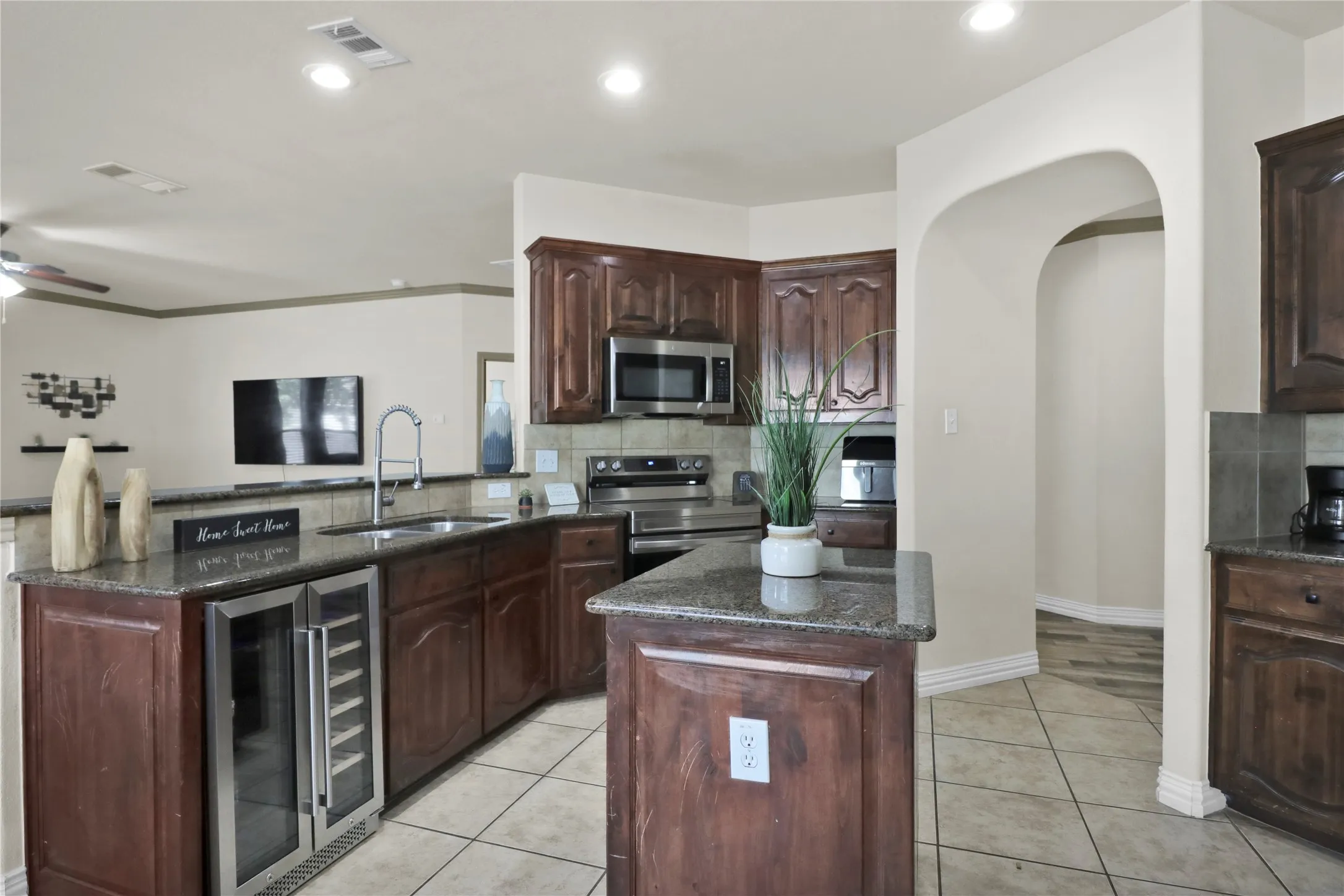 Single Family Residence For Rent in Tarrant County , 14008 Esperanza Drive, Fort Worth, Texas 76052, 3 Bedroom, 2 Bathroom, 2 Garage spaces, 1,740 Sqft, built in 2008, mls#21364683, Real Estate Agent in Fort Worth, Homes For Rent in Tarrant county, Homes For Rent in Fort Worth, Realtor in Fort Worth Texas, Real Estate Brokerage Independent Realty Texas, Luminita Cordes Realtor