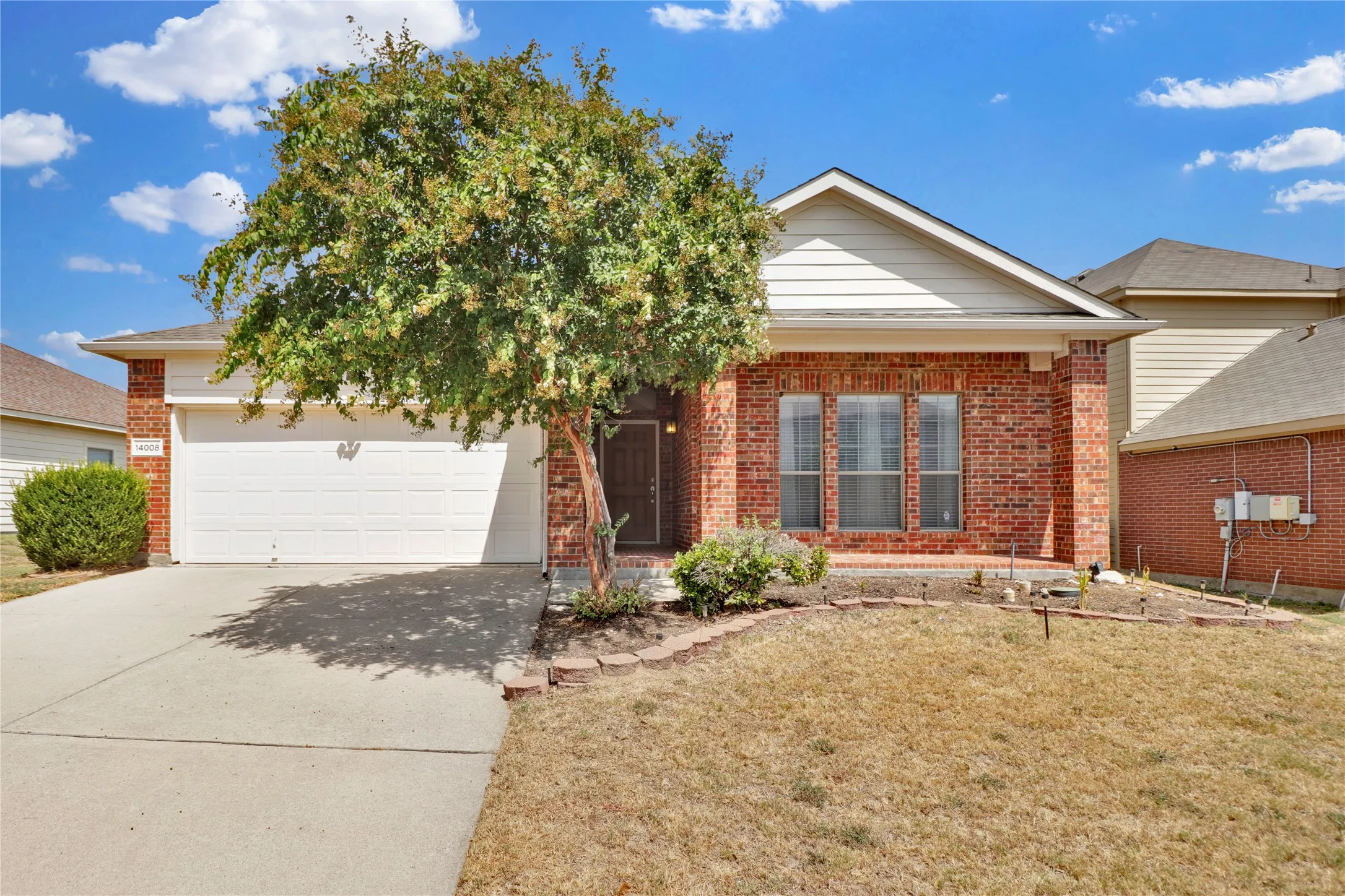 Single Family Residence For Rent in Tarrant County , 14008 Esperanza Drive, Fort Worth, Texas 76052, 3 Bedroom, 2 Bathroom, 2 Garage spaces, 1,740 Sqft, built in 2008, mls#21364683, Real Estate Agent in Fort Worth, Homes For Rent in Tarrant county, Homes For Rent in Fort Worth, Realtor in Fort Worth Texas, Real Estate Brokerage Independent Realty Texas, Luminita Cordes Realtor