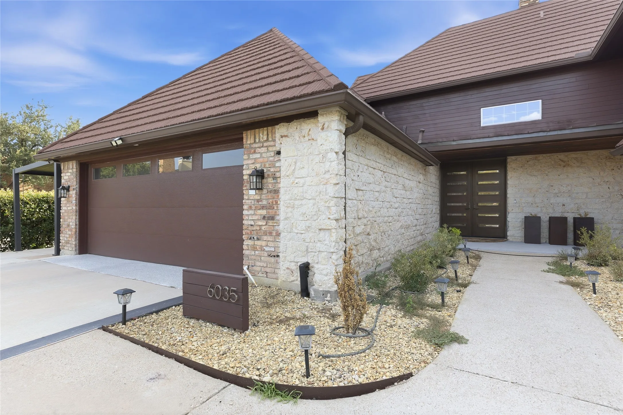 Single Family Residence For Rent in Dallas County , 6035 Berry Trail Court, Dallas, Texas 75248, 5 Bedroom, 4 Bathroom, 2 Garage spaces, 3,696 Sqft, built in 1984, Price $8,500, mls#21364670, Real Estate Agent in Dallas, Homes For Rent in Dallas county, Homes For Rent in Dallas, Realtor in Dallas Texas, Real Estate Brokerage Independent Realty Texas, Luminita Cordes Realtor