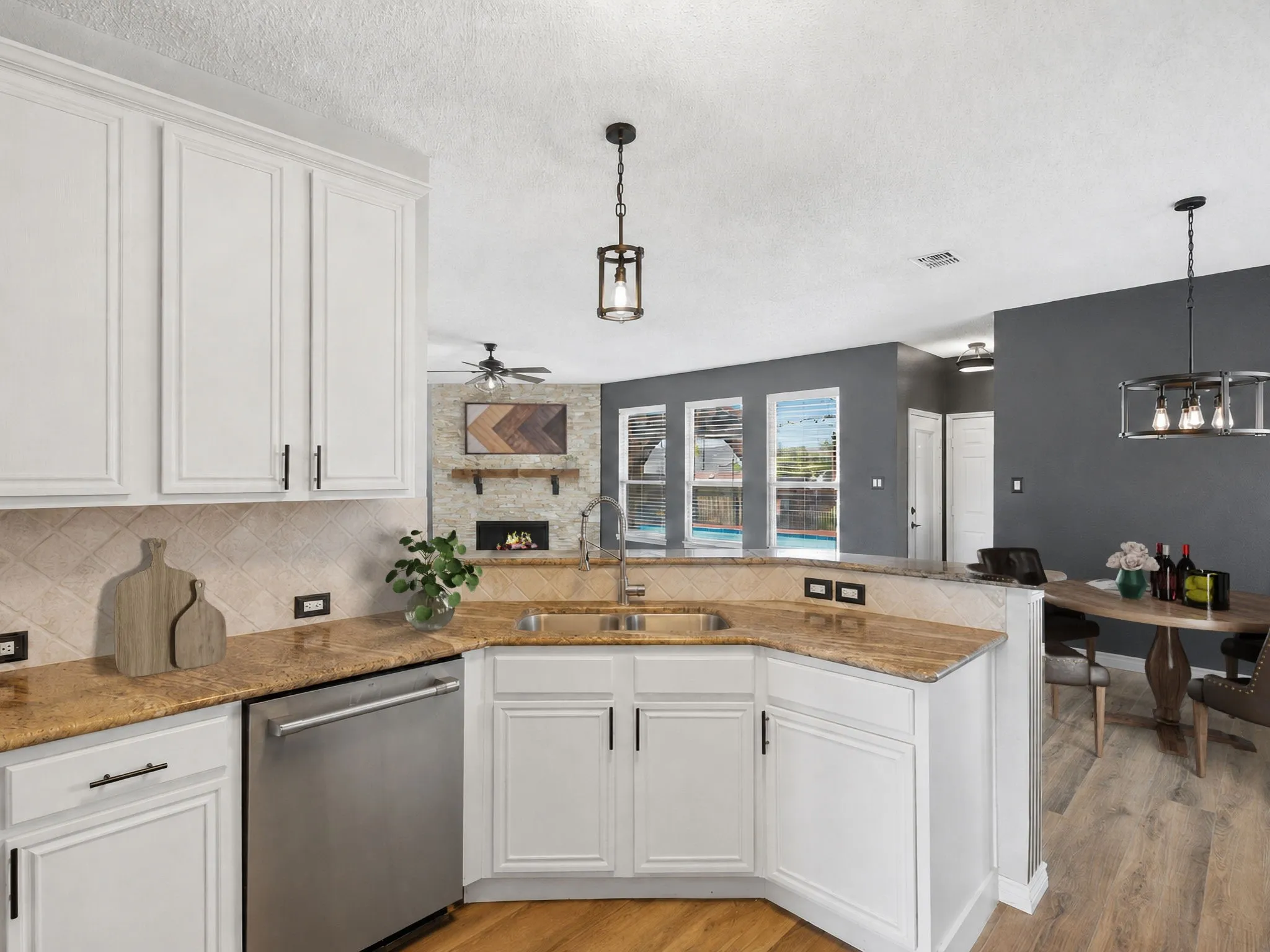 Single Family Residence For Sale in Denton County , 4013 Standridge Drive, The Colony, Texas 75056, 4 Bedroom, 3 Bathroom, 2 Garage spaces, 2,992 Sqft, built in 1999, mls#21338717, Real Estate Agent in The Colony, Homes For Sale in Denton county, Homes For Sale in The Colony, Realtor in The Colony Texas, Real Estate Brokerage Independent Realty Texas, Luminita Cordes Realtor
