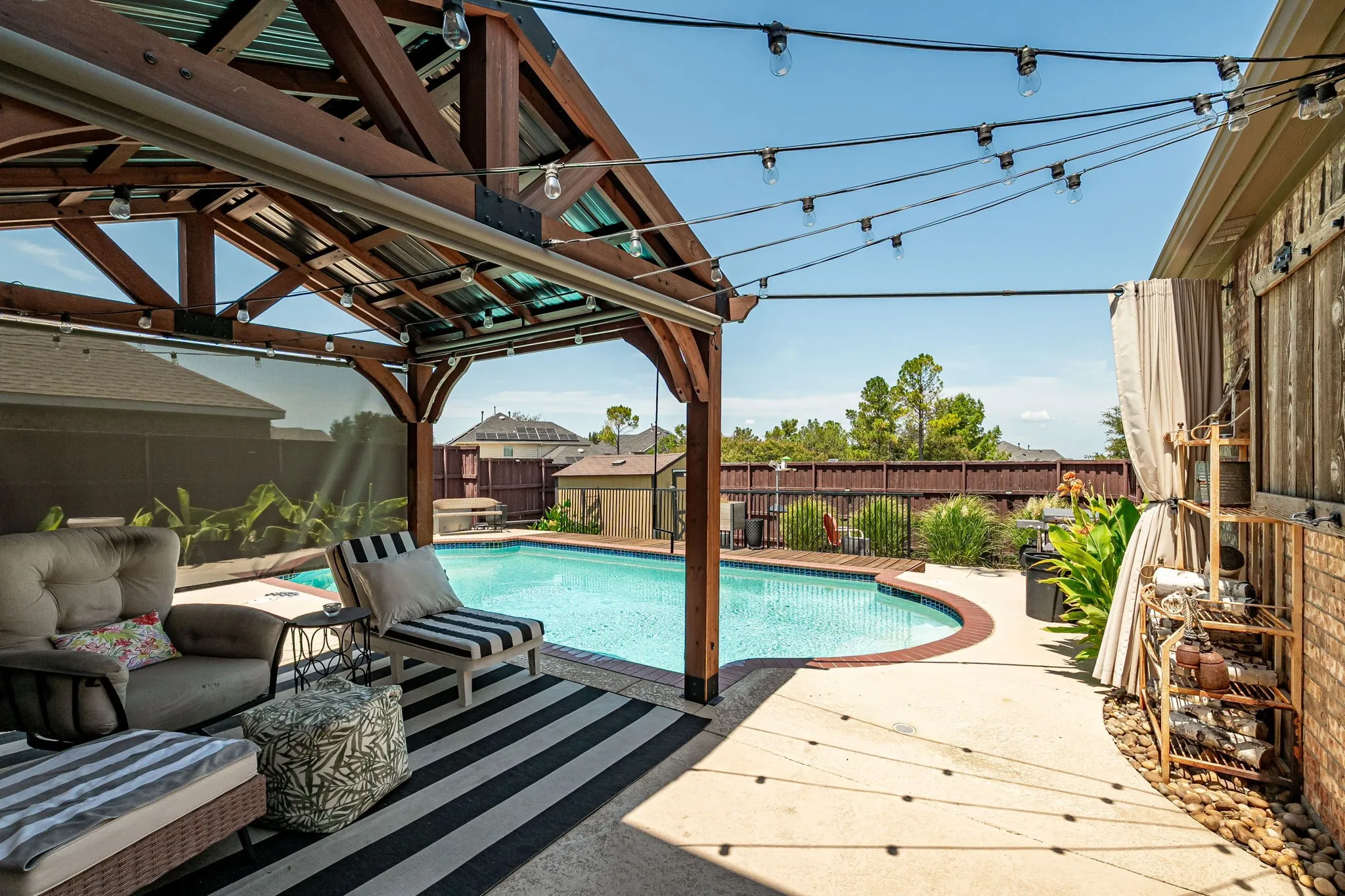 Single Family Residence For Sale in Denton County , 4013 Standridge Drive, The Colony, Texas 75056, 4 Bedroom, 3 Bathroom, 2 Garage spaces, 2,992 Sqft, built in 1999, mls#21338717, Real Estate Agent in The Colony, Homes For Sale in Denton county, Homes For Sale in The Colony, Realtor in The Colony Texas, Real Estate Brokerage Independent Realty Texas, Luminita Cordes Realtor