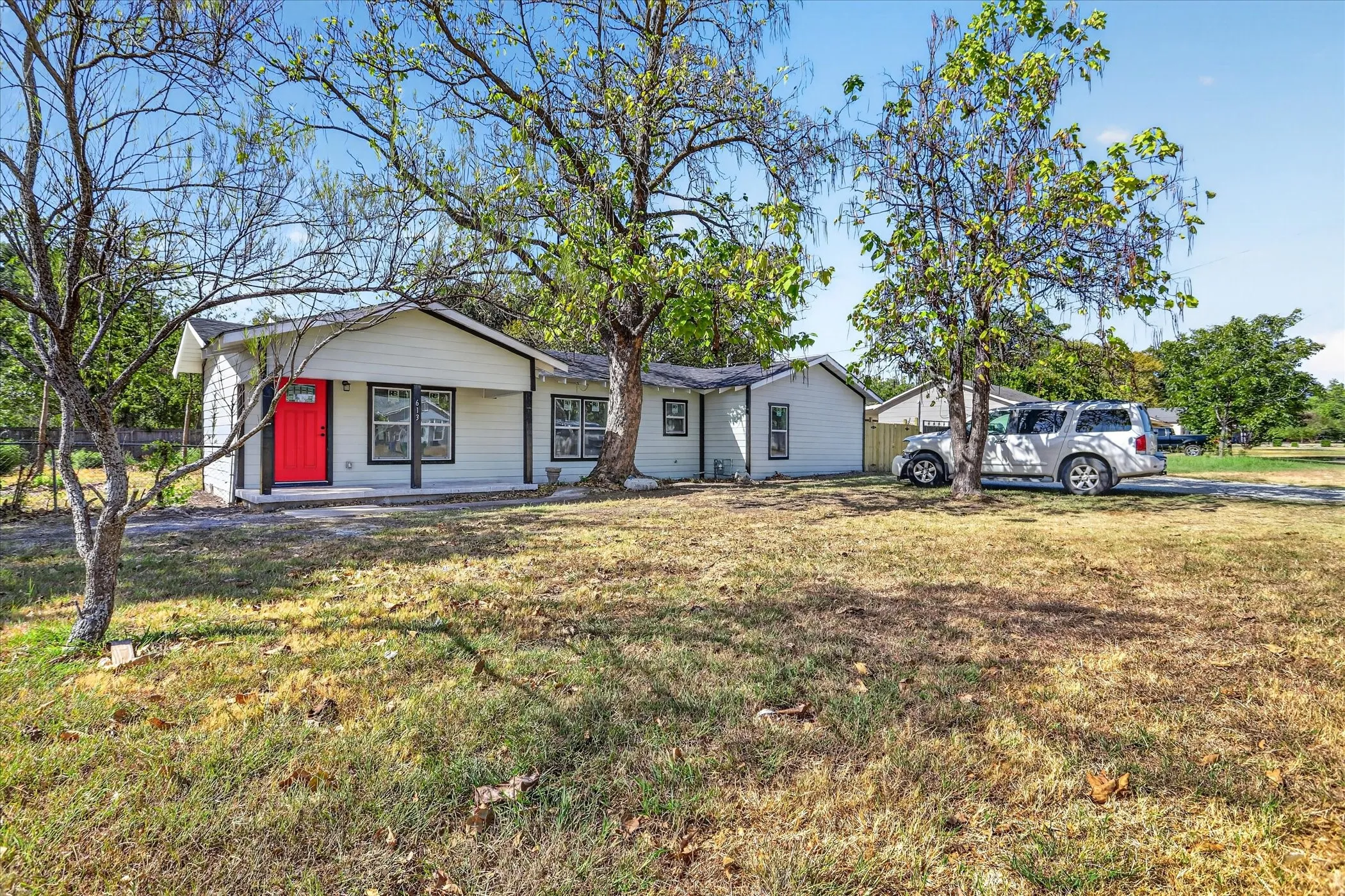 Single Family Residence For Sale in Tarrant County , 613 W Main Street, Crowley, Texas 76036, 4 Bedroom, 2 Bathroom, Garage spaces, 1,765 Sqft, built in 1958, mls#21364071, Real Estate Agent in Crowley, Homes For Sale in Tarrant county, Homes For Sale in Crowley, Realtor in Crowley Texas, Real Estate Brokerage Independent Realty Texas, Luminita Cordes Realtor