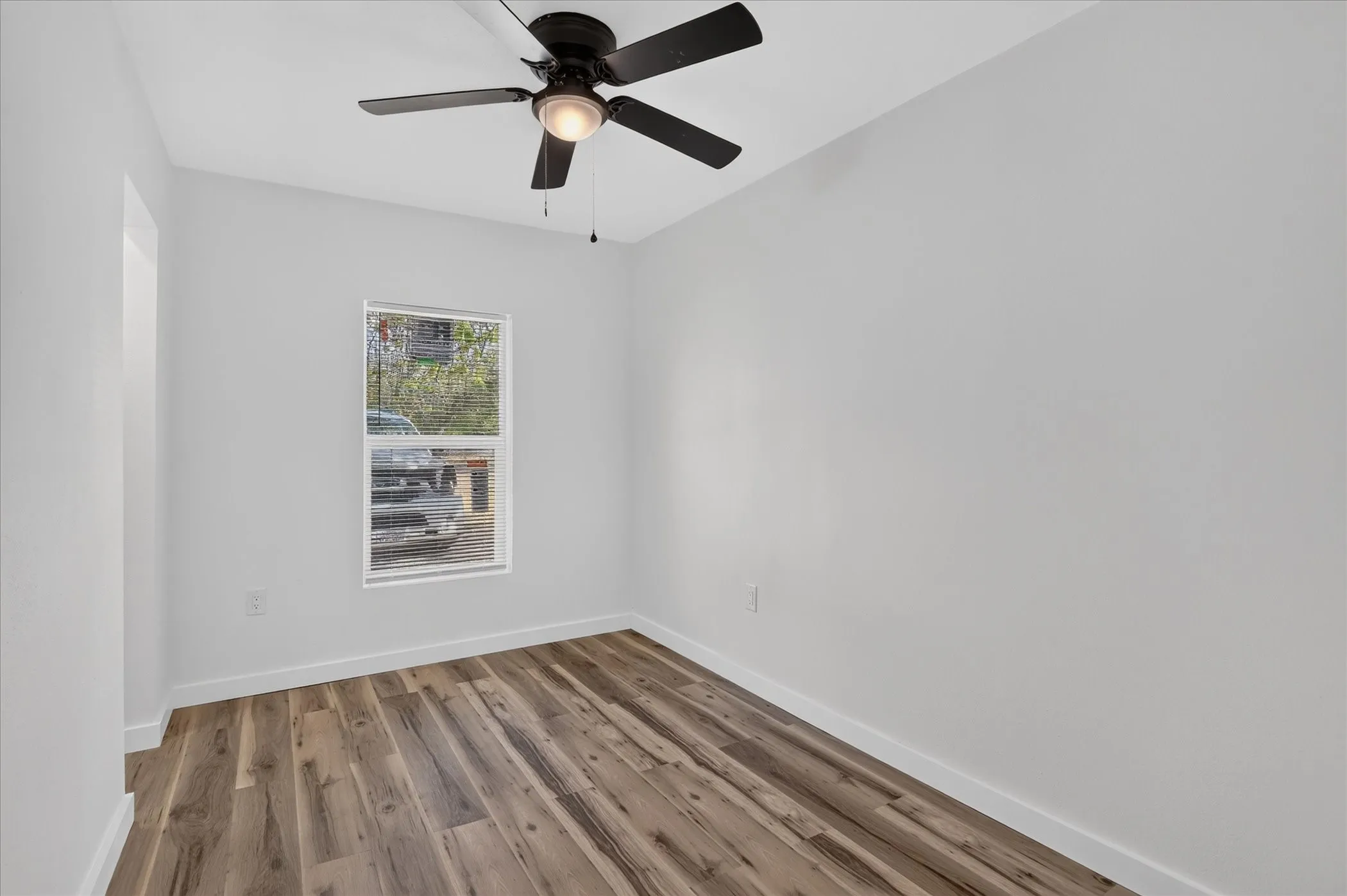 Single Family Residence For Sale in Tarrant County , 613 W Main Street, Crowley, Texas 76036, 4 Bedroom, 2 Bathroom, Garage spaces, 1,765 Sqft, built in 1958, mls#21364071, Real Estate Agent in Crowley, Homes For Sale in Tarrant county, Homes For Sale in Crowley, Realtor in Crowley Texas, Real Estate Brokerage Independent Realty Texas, Luminita Cordes Realtor
