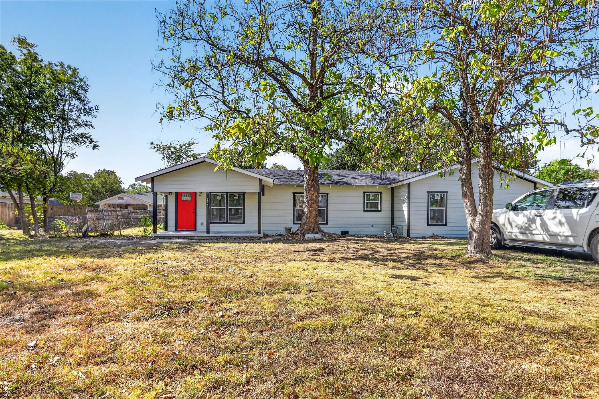 Single Family Residence For Sale in Tarrant County , 613 W Main Street, Crowley, Texas 76036, 4 Bedroom, 2 Bathroom, Garage spaces, 1,765 Sqft, built in 1958, mls#21364071, Real Estate Agent in Crowley, Homes For Sale in Tarrant county, Homes For Sale in Crowley, Realtor in Crowley Texas, Real Estate Brokerage Independent Realty Texas, Luminita Cordes Realtor