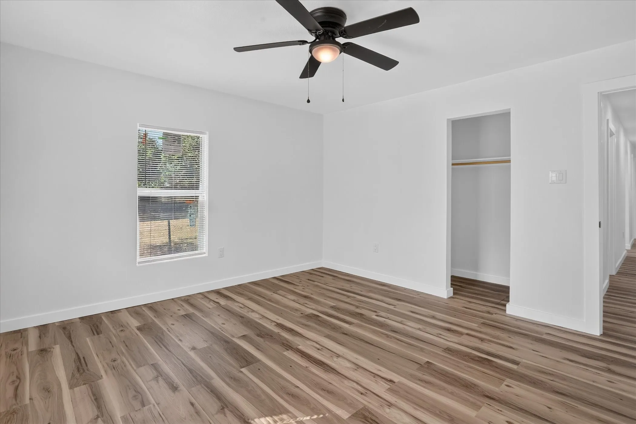 Single Family Residence For Sale in Tarrant County , 613 W Main Street, Crowley, Texas 76036, 4 Bedroom, 2 Bathroom, Garage spaces, 1,765 Sqft, built in 1958, mls#21364071, Real Estate Agent in Crowley, Homes For Sale in Tarrant county, Homes For Sale in Crowley, Realtor in Crowley Texas, Real Estate Brokerage Independent Realty Texas, Luminita Cordes Realtor