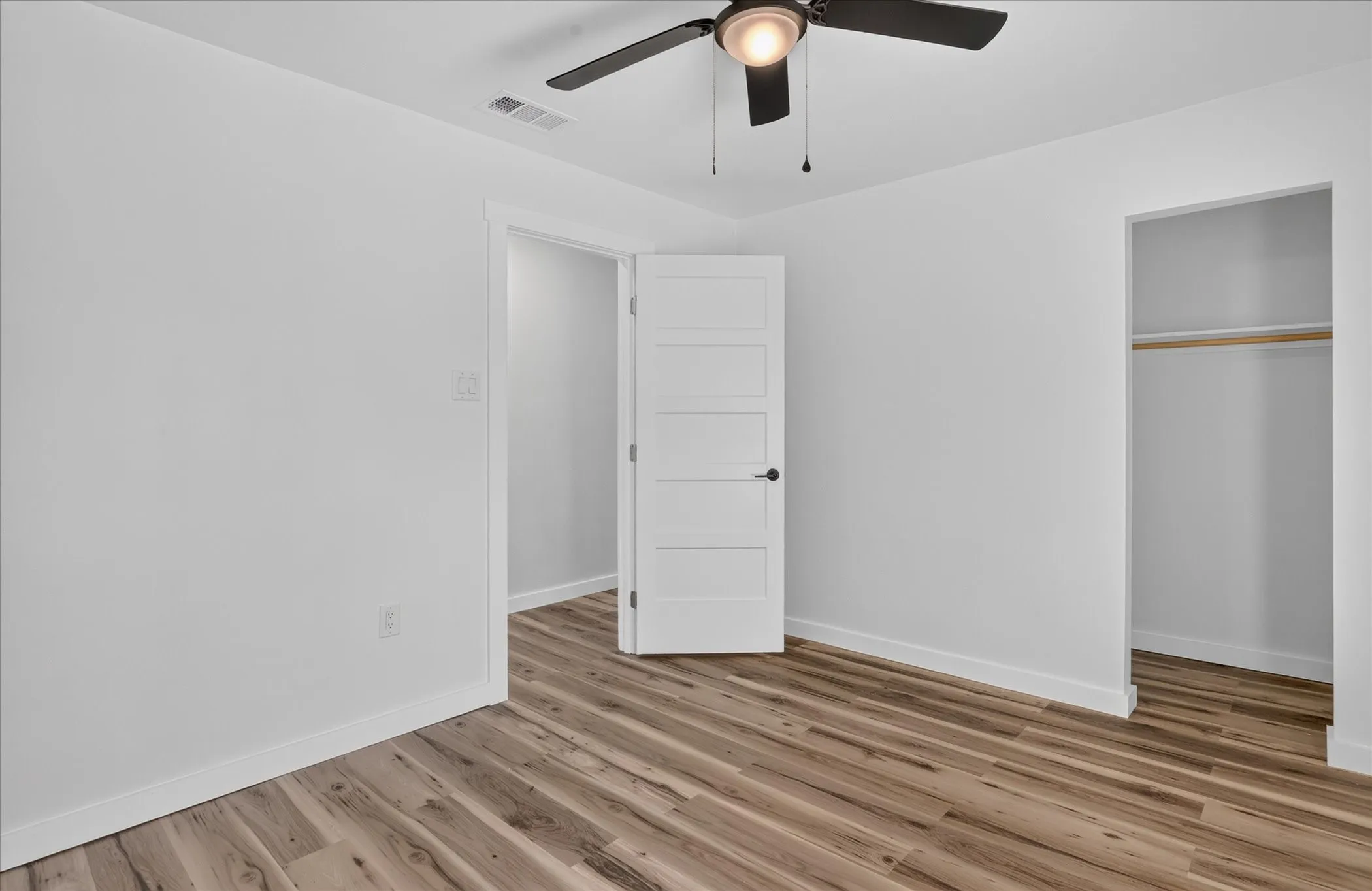 Single Family Residence For Sale in Tarrant County , 613 W Main Street, Crowley, Texas 76036, 4 Bedroom, 2 Bathroom, Garage spaces, 1,765 Sqft, built in 1958, mls#21364071, Real Estate Agent in Crowley, Homes For Sale in Tarrant county, Homes For Sale in Crowley, Realtor in Crowley Texas, Real Estate Brokerage Independent Realty Texas, Luminita Cordes Realtor
